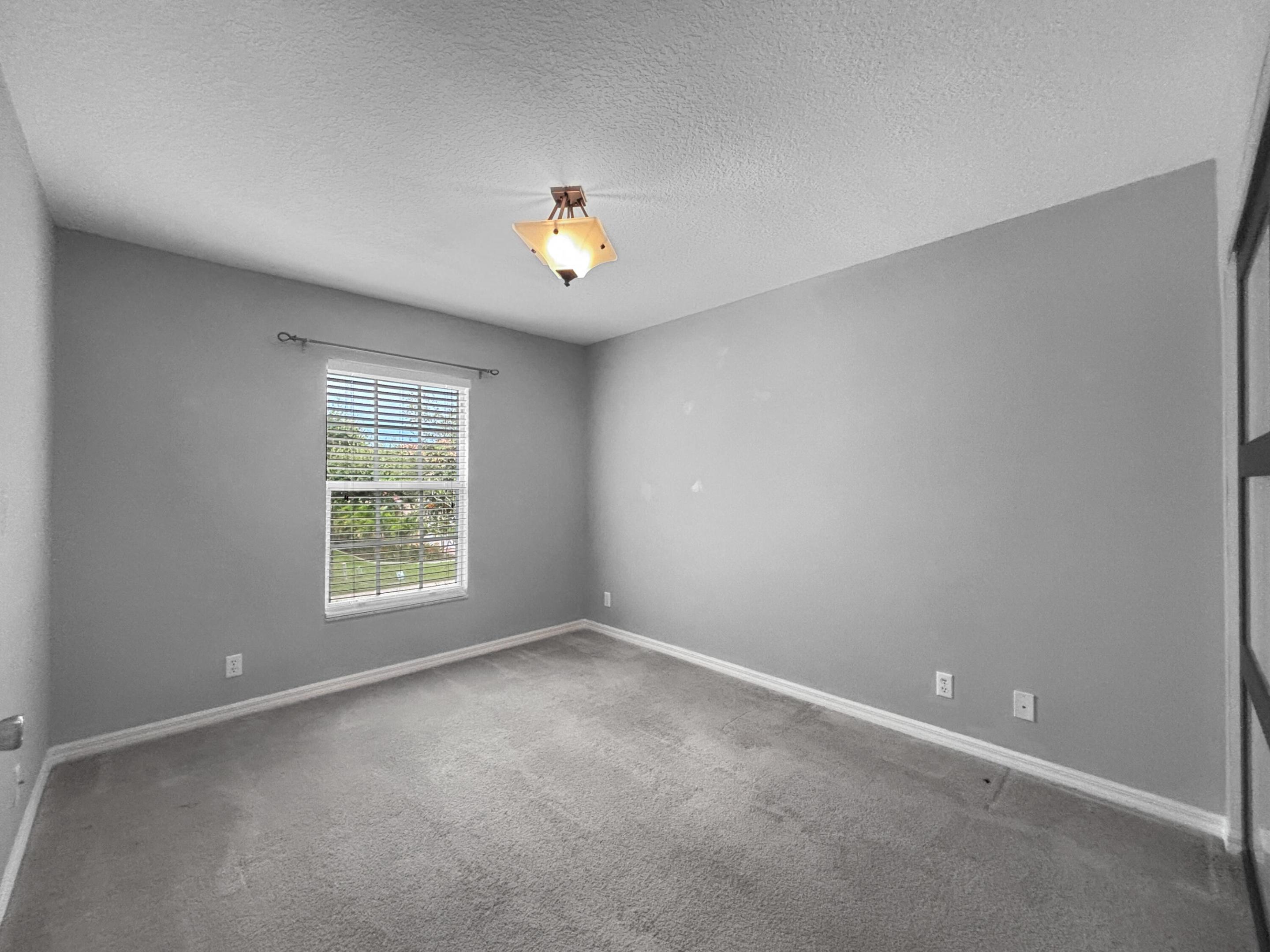 4528 Thornwood Circle Property Photo 22