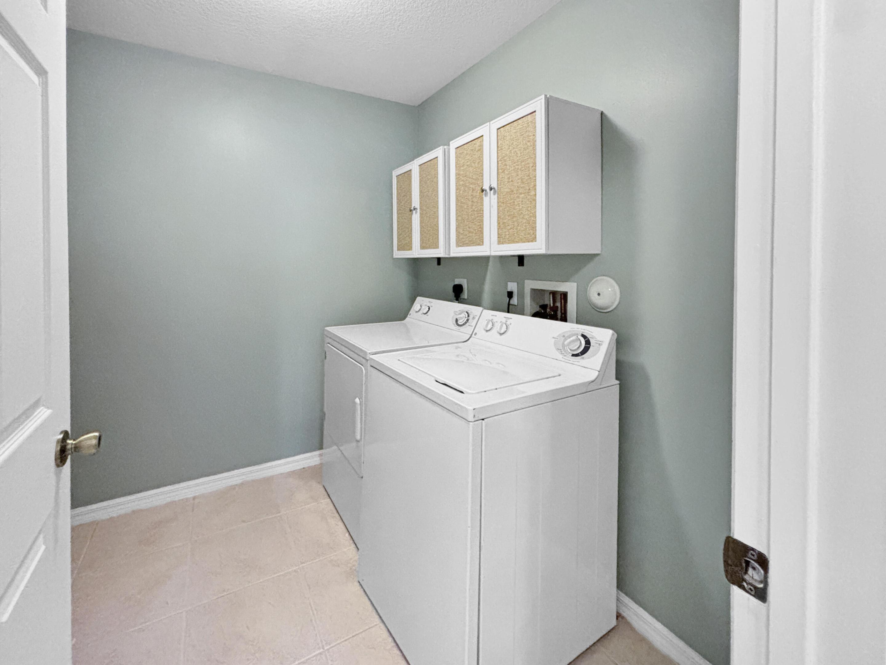 4528 Thornwood Circle Property Photo 24