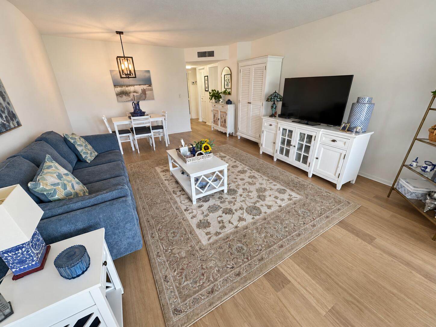 3661 Via Poinciana 113 Property Photo 4