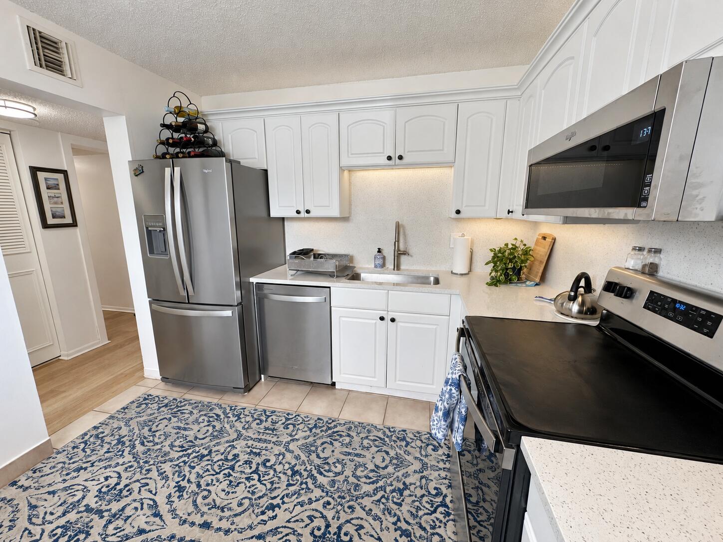 3661 Via Poinciana 113 Property Photo 6