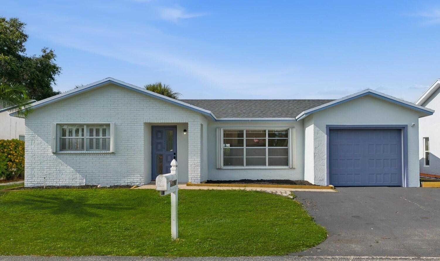 7198 Pine Forest Circle E Property Photo 1