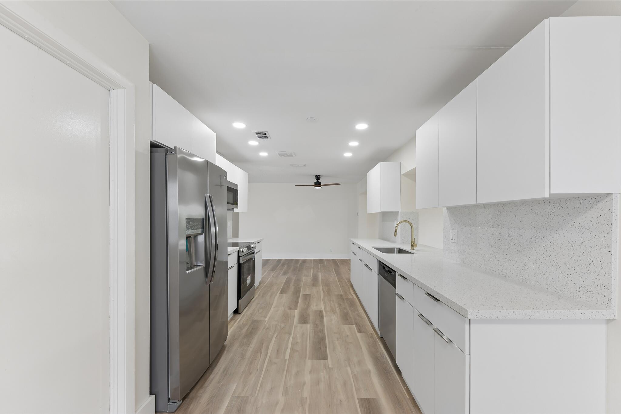 7198 Pine Forest Circle E Property Photo 13