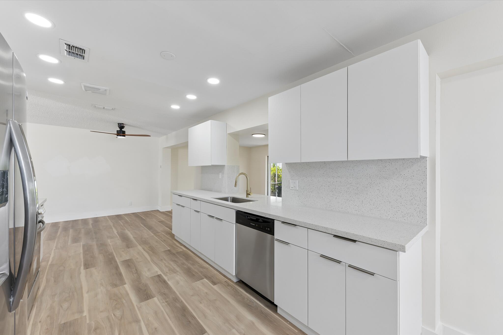 7198 Pine Forest Circle E Property Photo 14