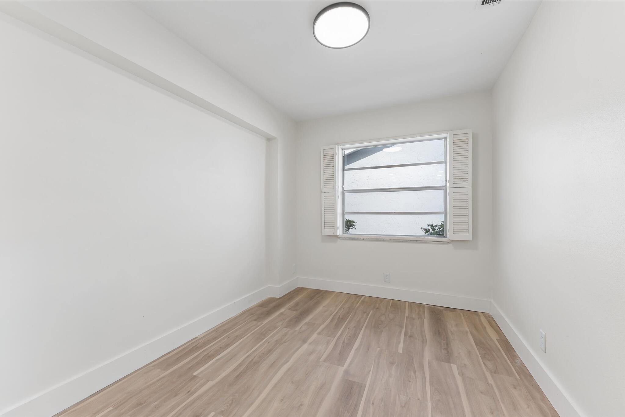 7198 Pine Forest Circle E Property Photo 15