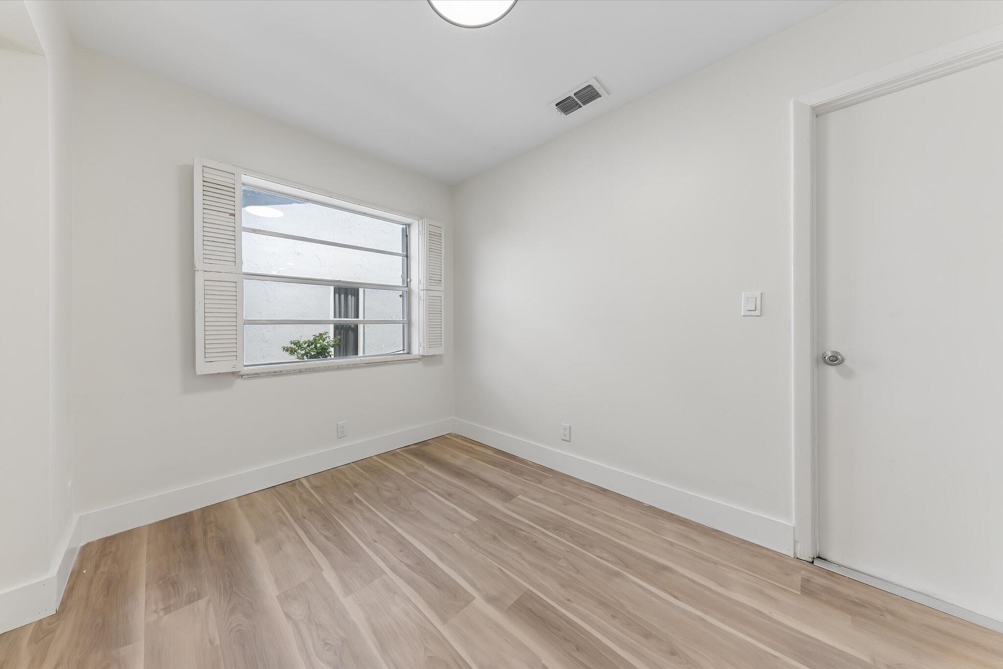 7198 Pine Forest Circle E Property Photo 16