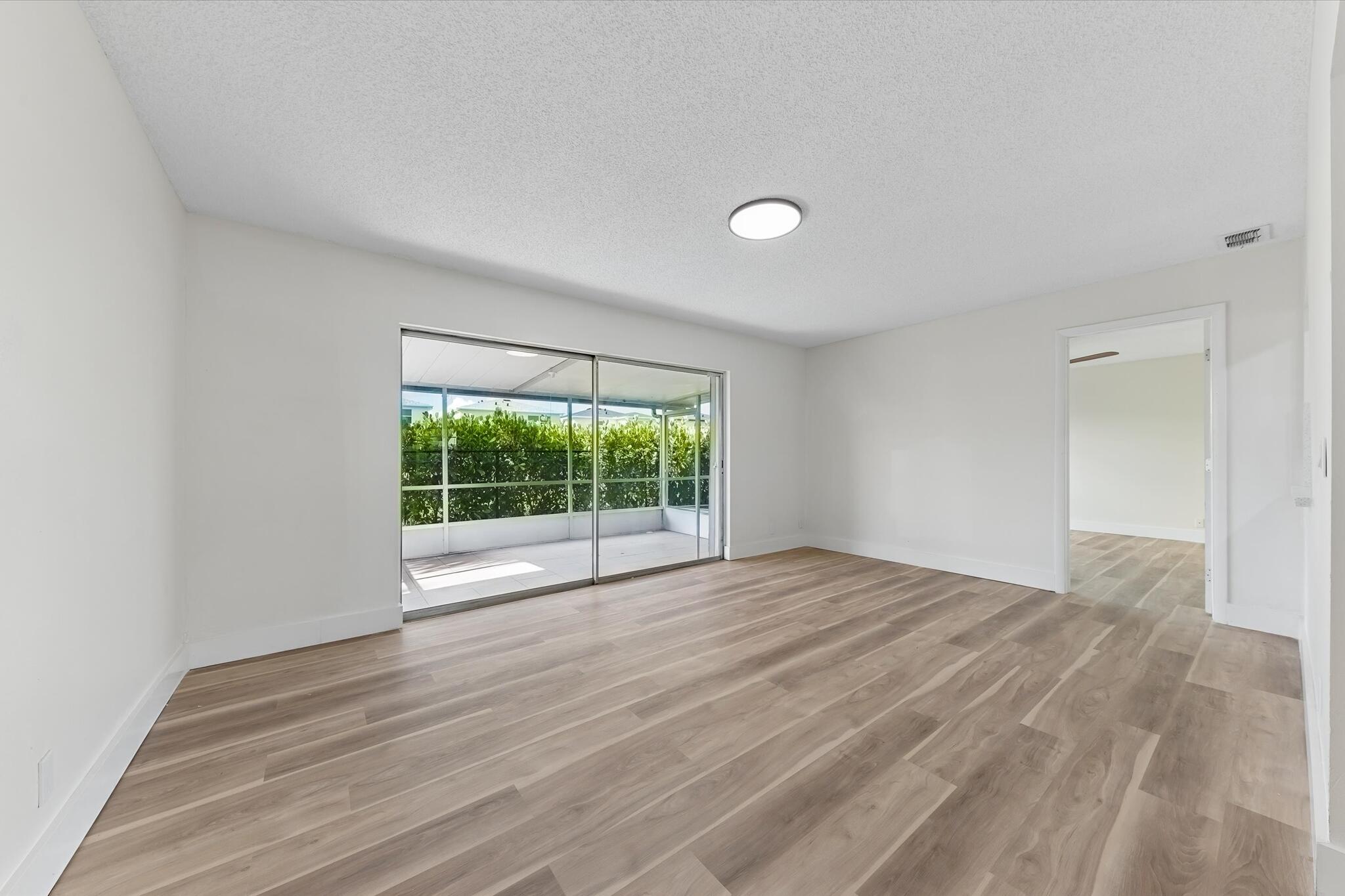 7198 Pine Forest Circle E Property Photo 18