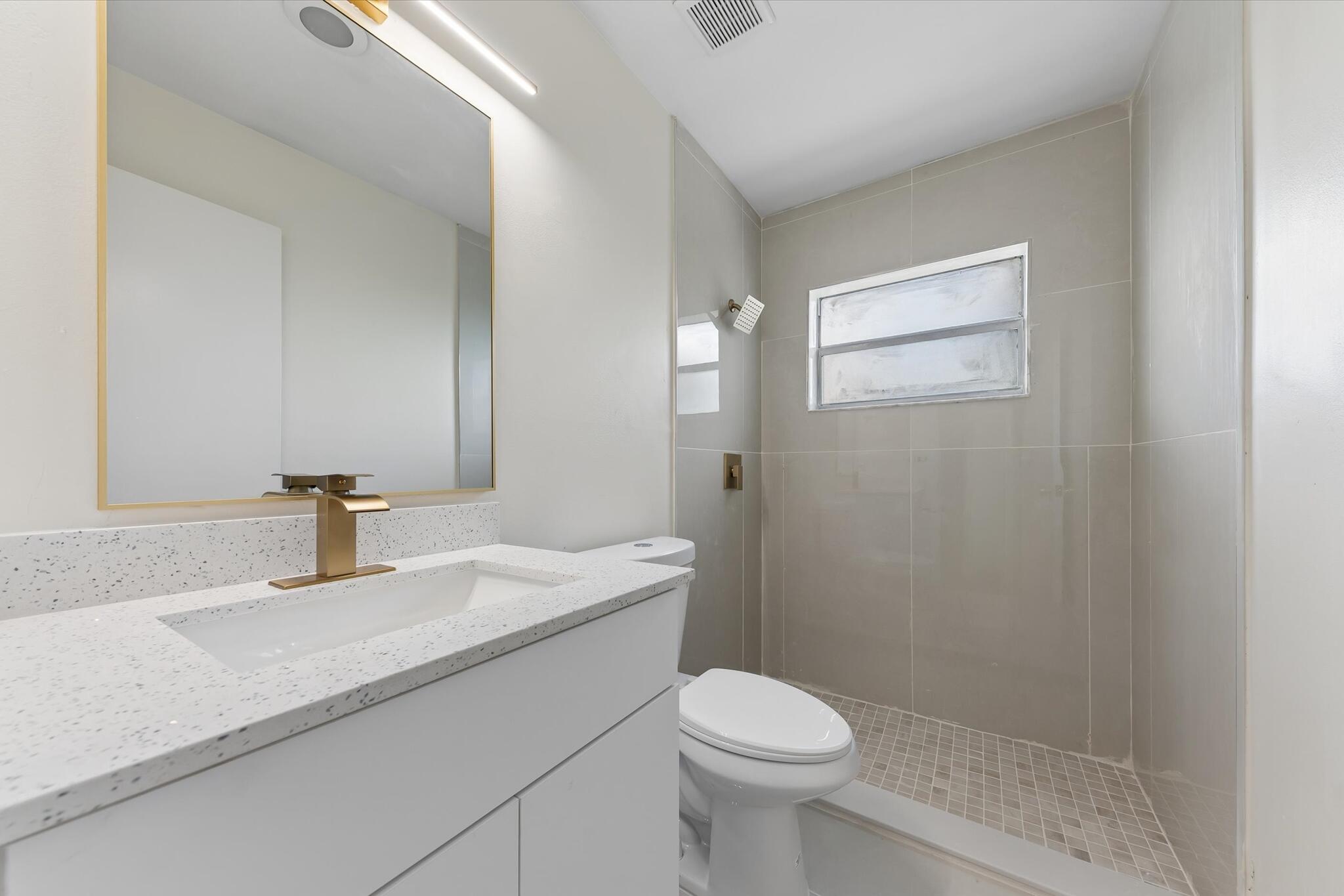 7198 Pine Forest Circle E Property Photo 23