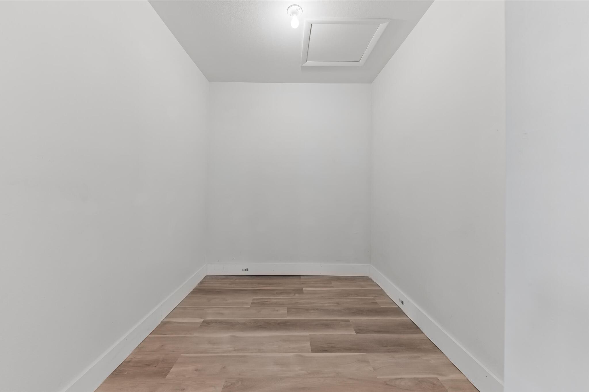 7198 Pine Forest Circle E Property Photo 24