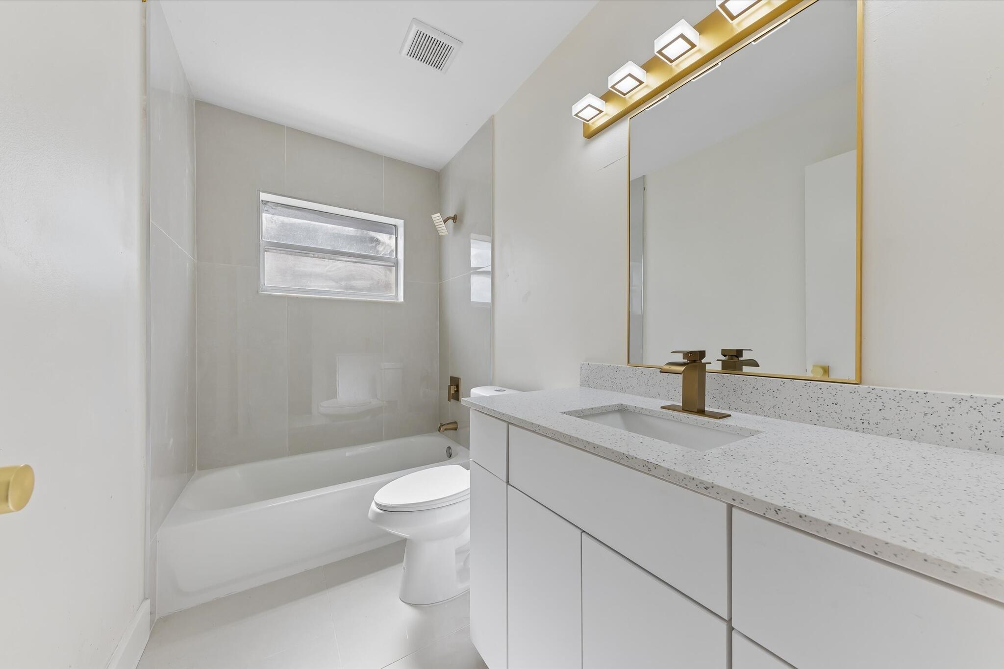 7198 Pine Forest Circle E Property Photo 27