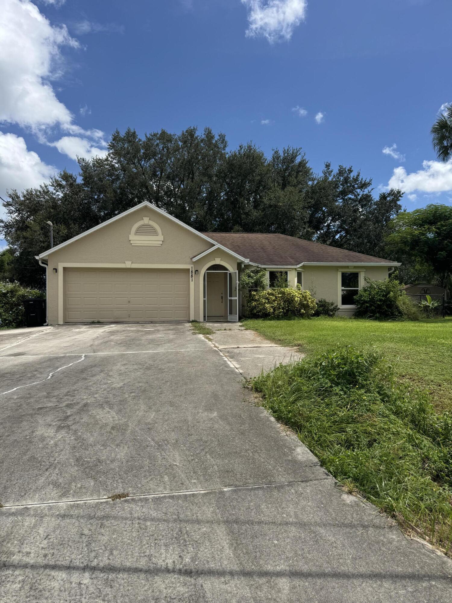 1881 Sw Agnes Street Property Photo 1