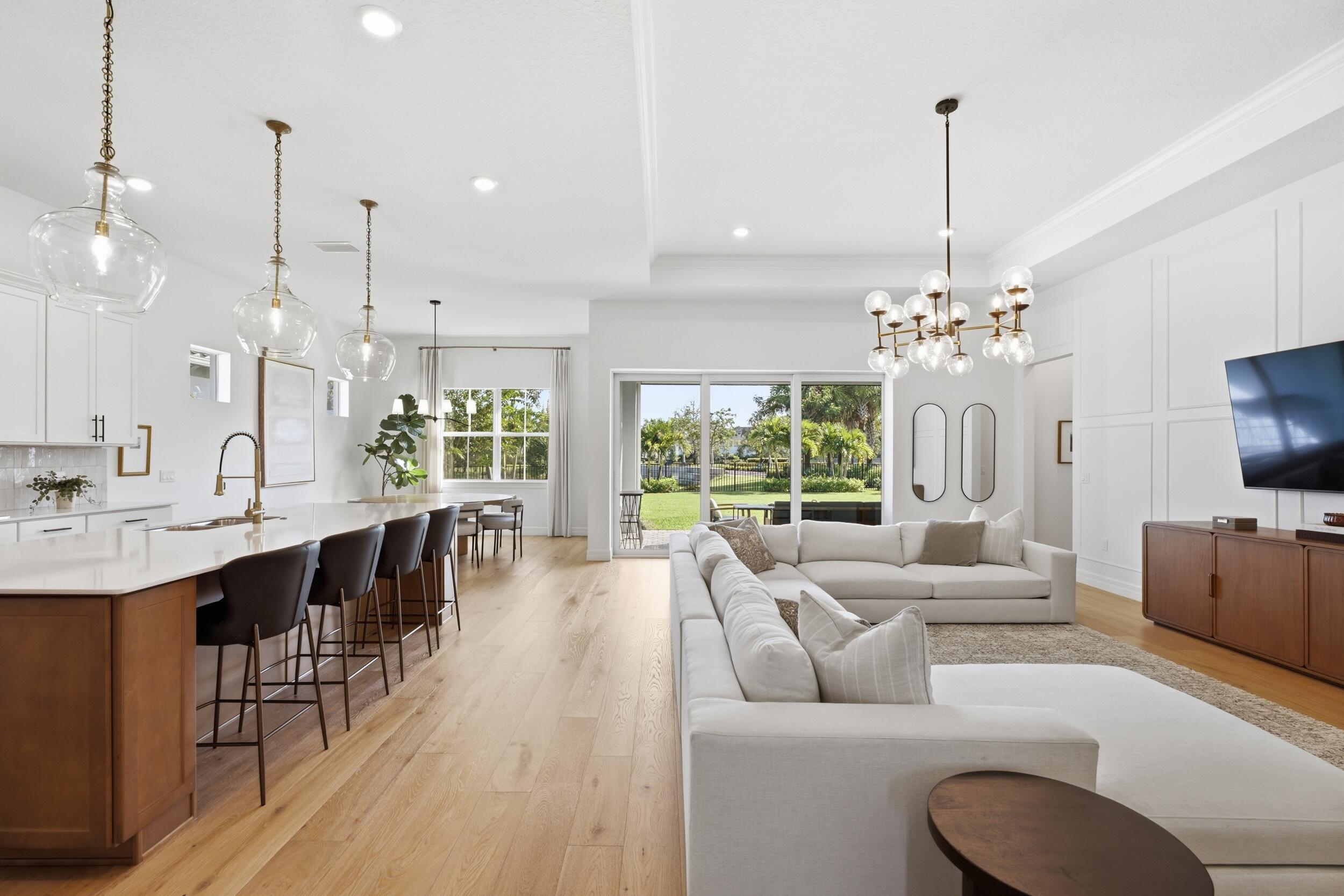 10888 Stellar Circle Property Photo 4