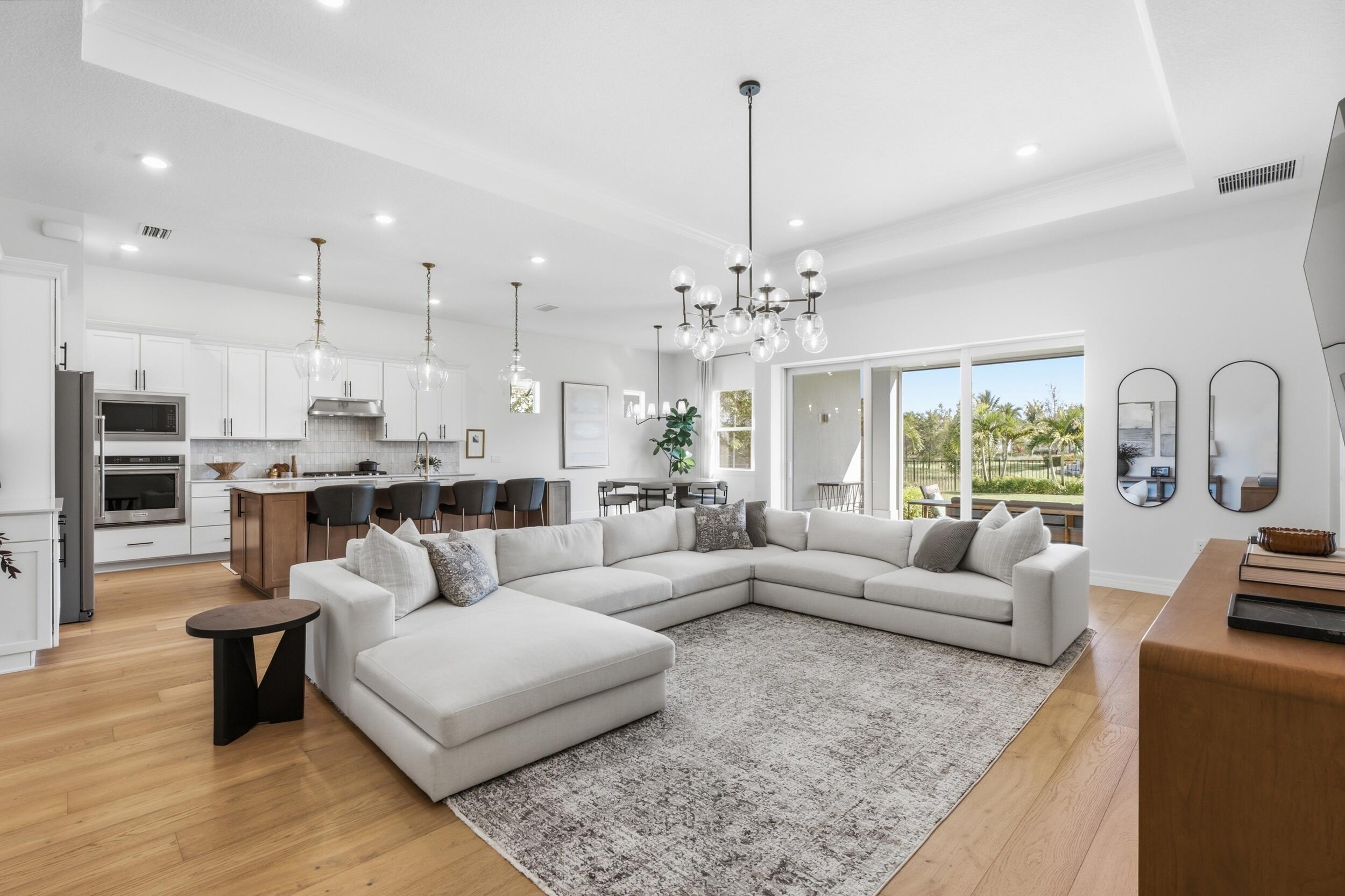 10888 Stellar Circle Property Photo 5