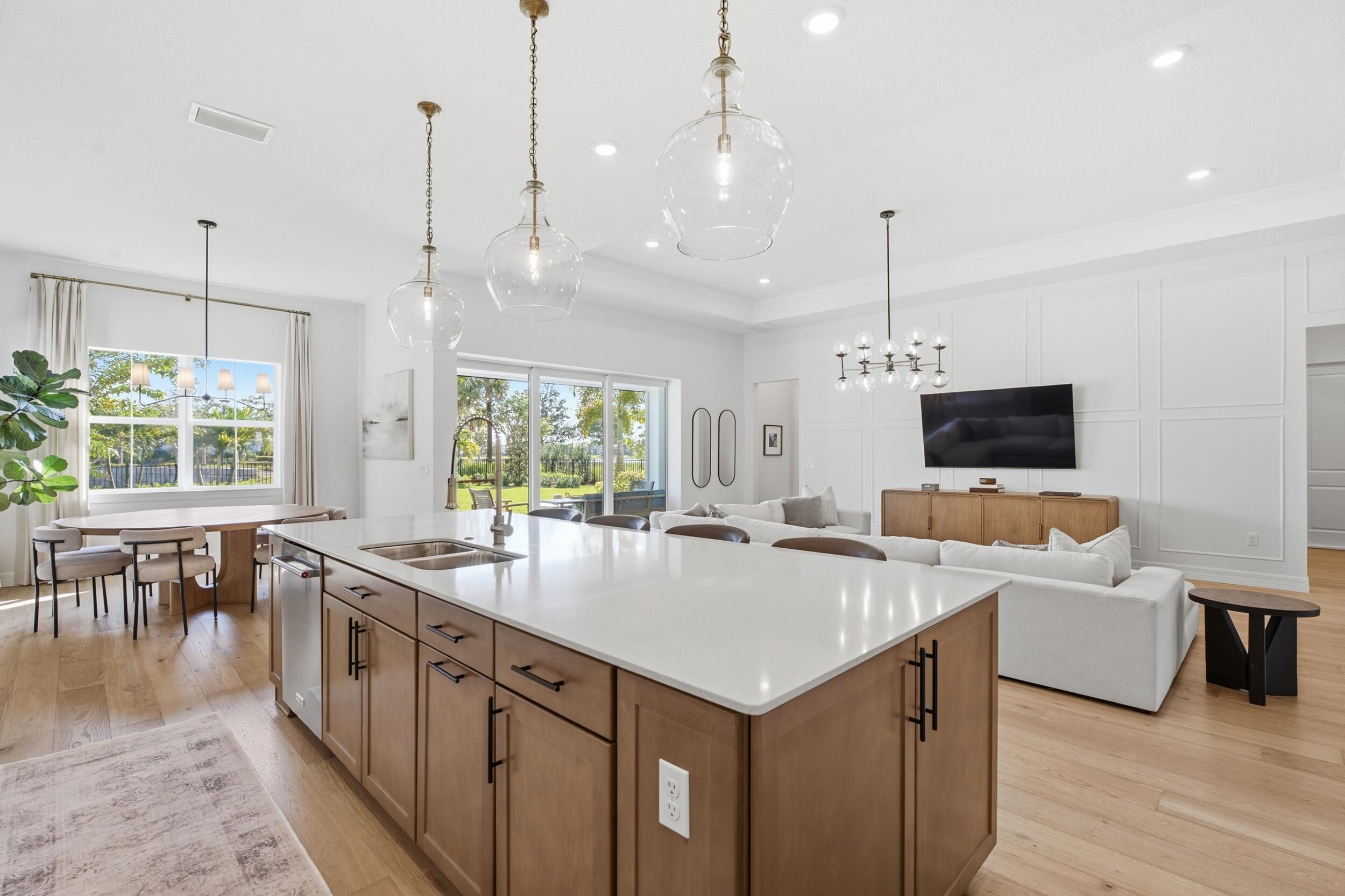 10888 Stellar Circle Property Photo 8