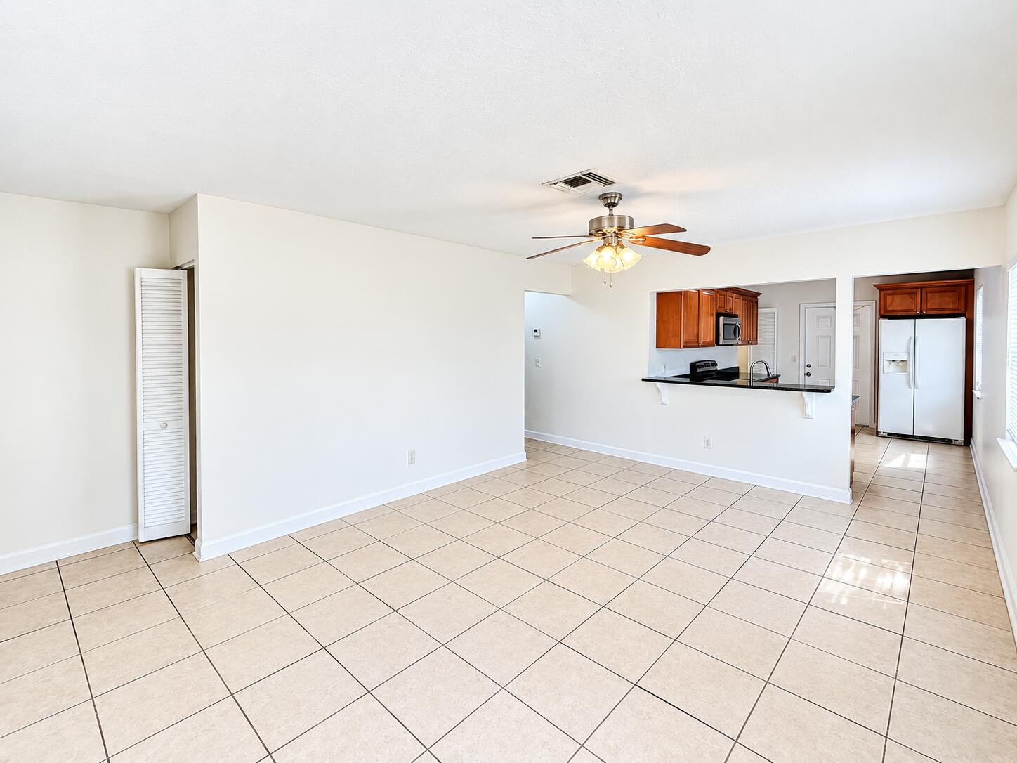 3438 Se Iris Street Property Photo 4