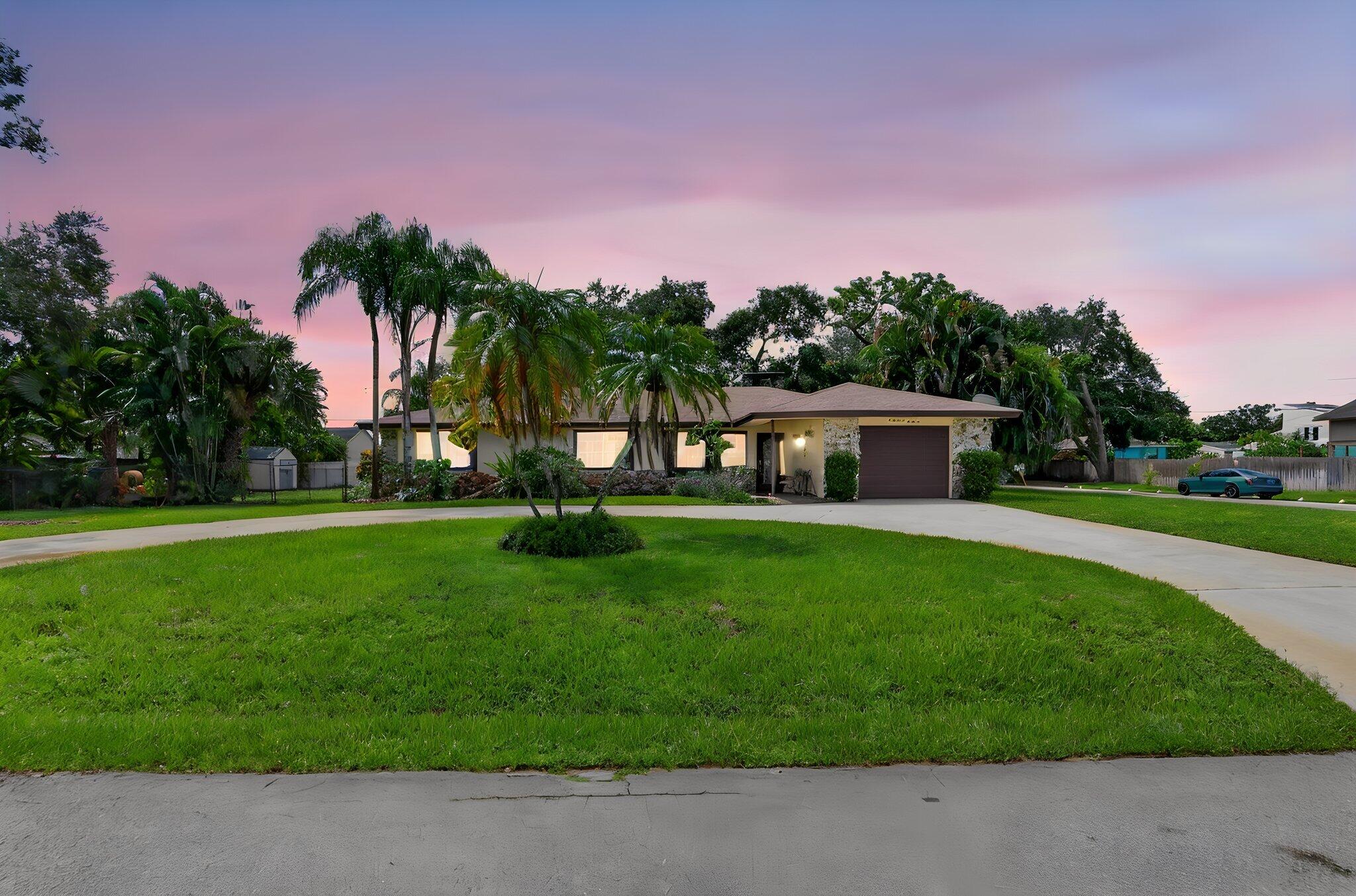 4746 Canal Drive Property Photo 1