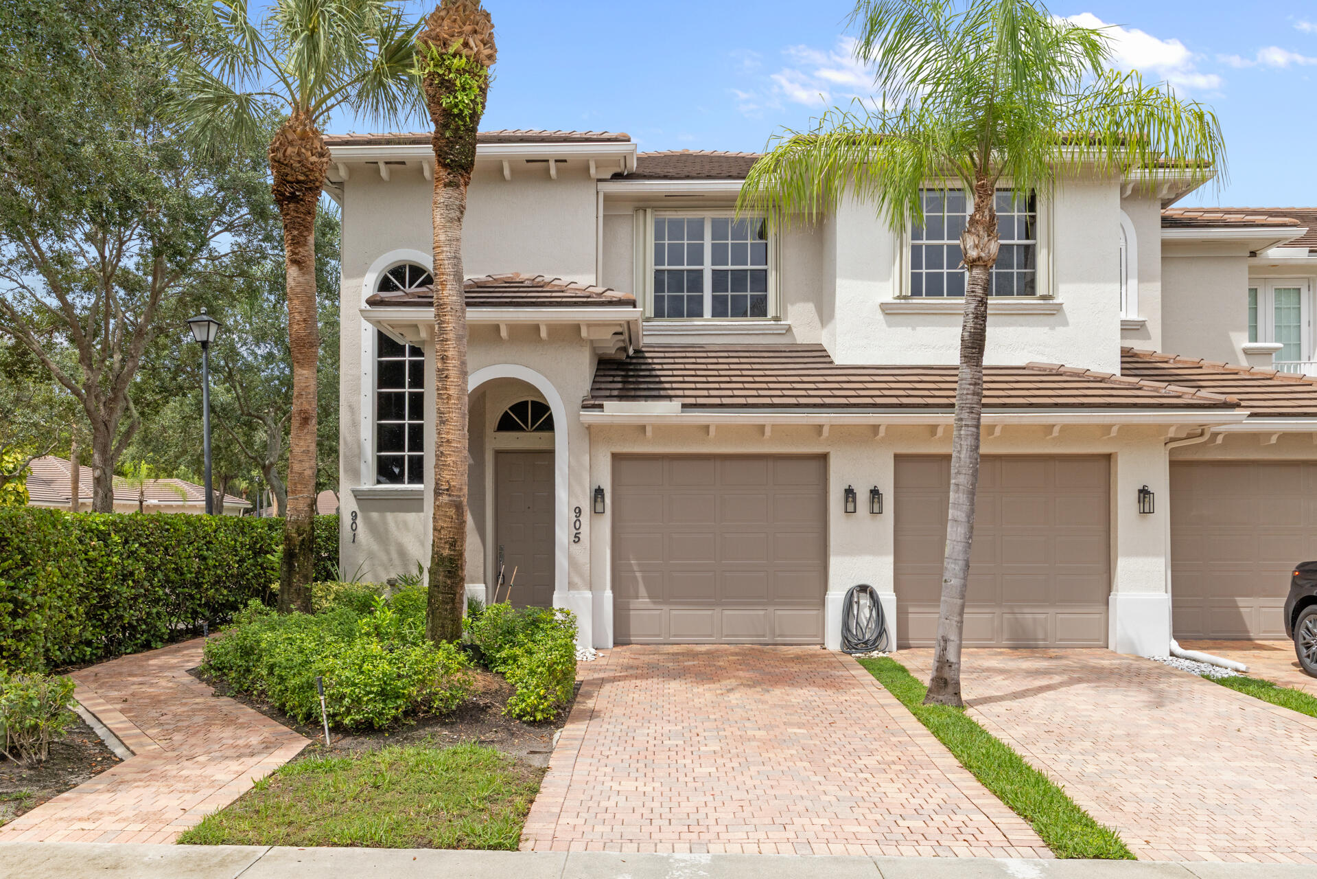 6380 Bella Circle 905 Property Photo 1