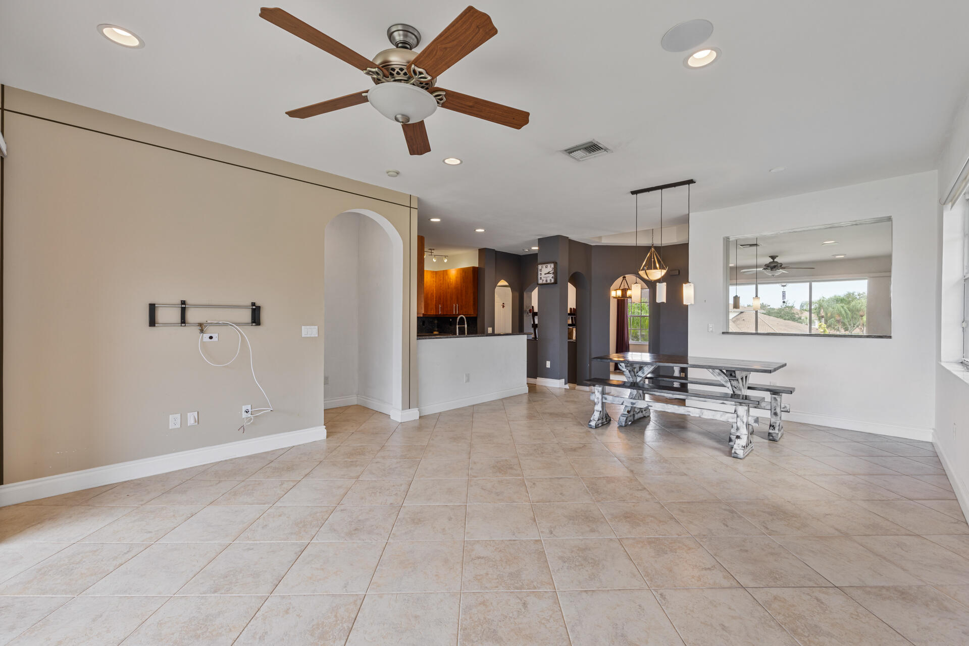 6380 Bella Circle 905 Property Photo 8