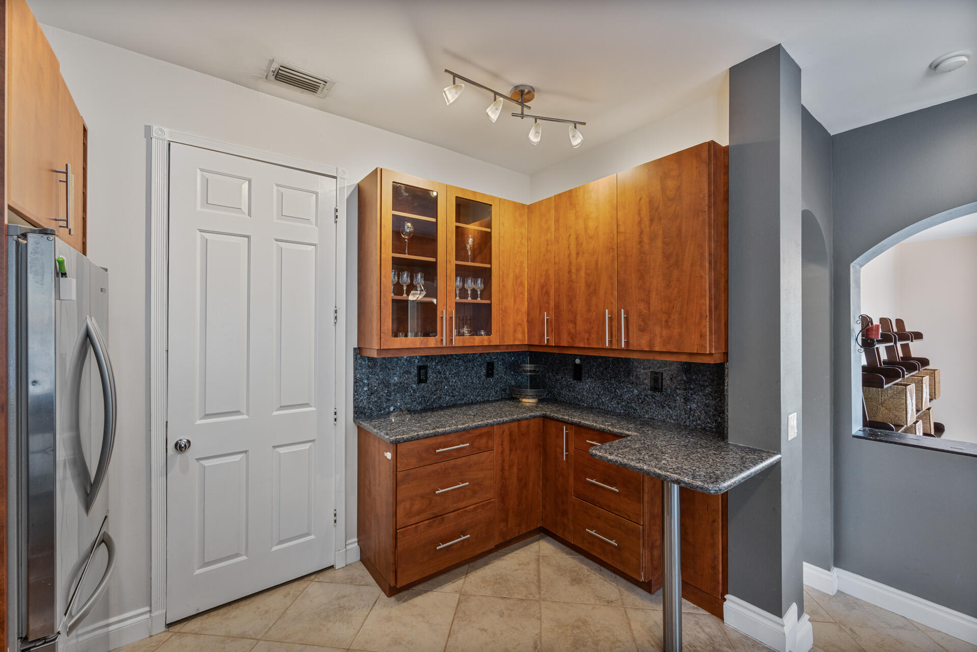 6380 Bella Circle 905 Property Photo 11