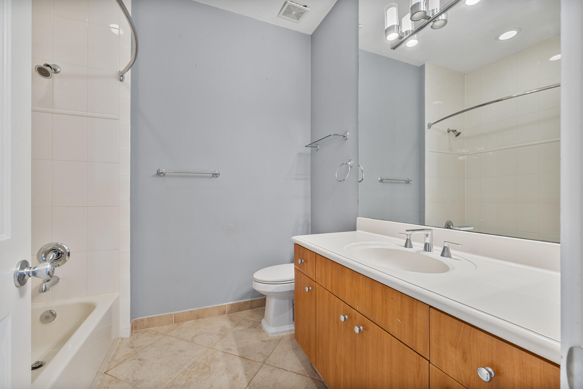 6380 Bella Circle 905 Property Photo 26