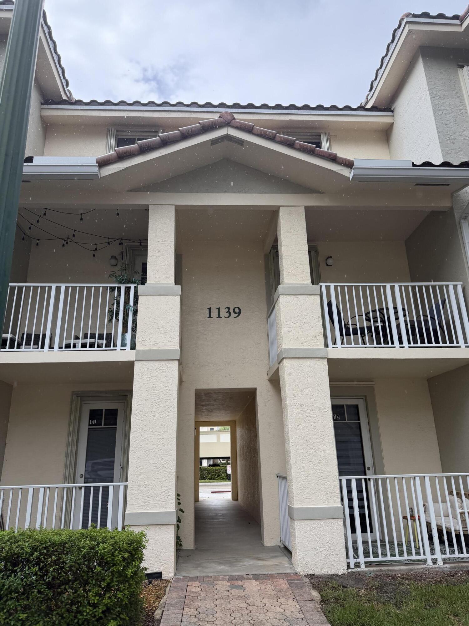 1139 TOWN CENTER Drive 25 Property Photo 1