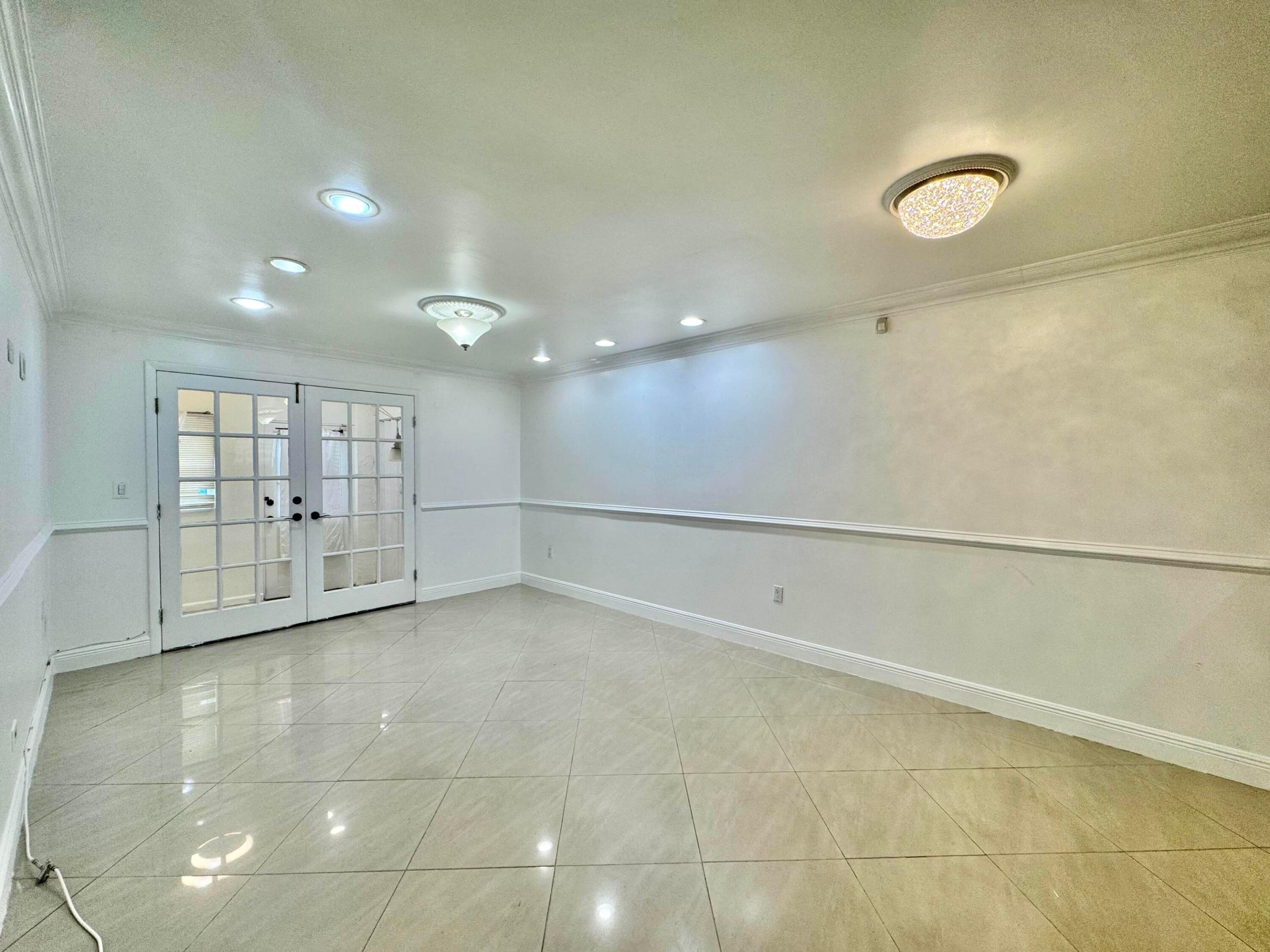 6074 Forest Hill Boulevard 107 Property Photo 4