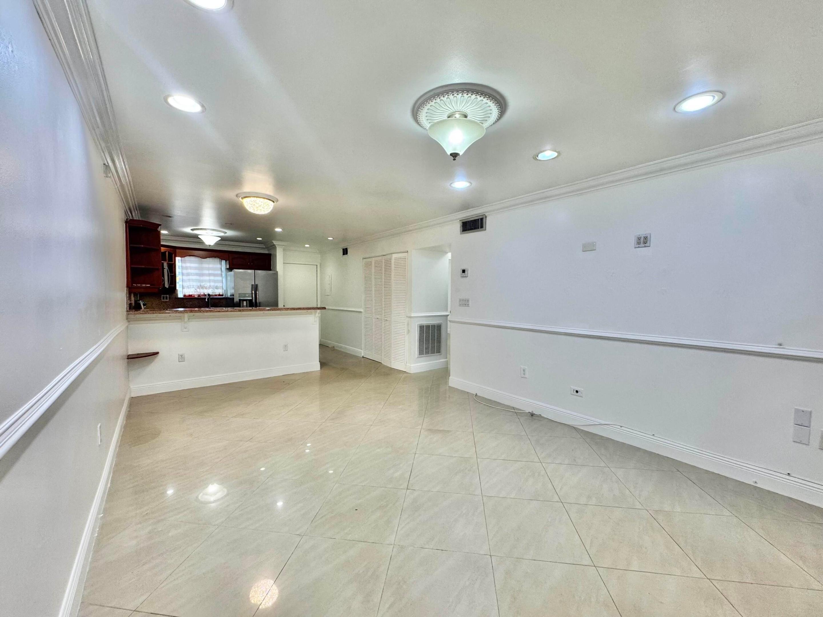 6074 Forest Hill Boulevard 107 Property Photo 5