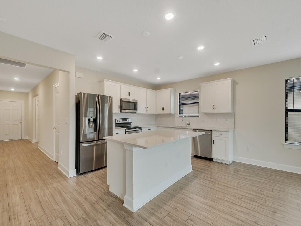 5288 Jasper Square Property Photo 5