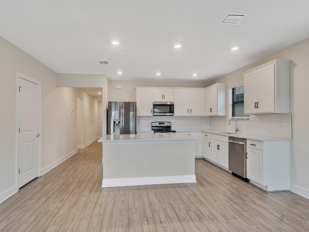 5288 Jasper Square Property Photo 6
