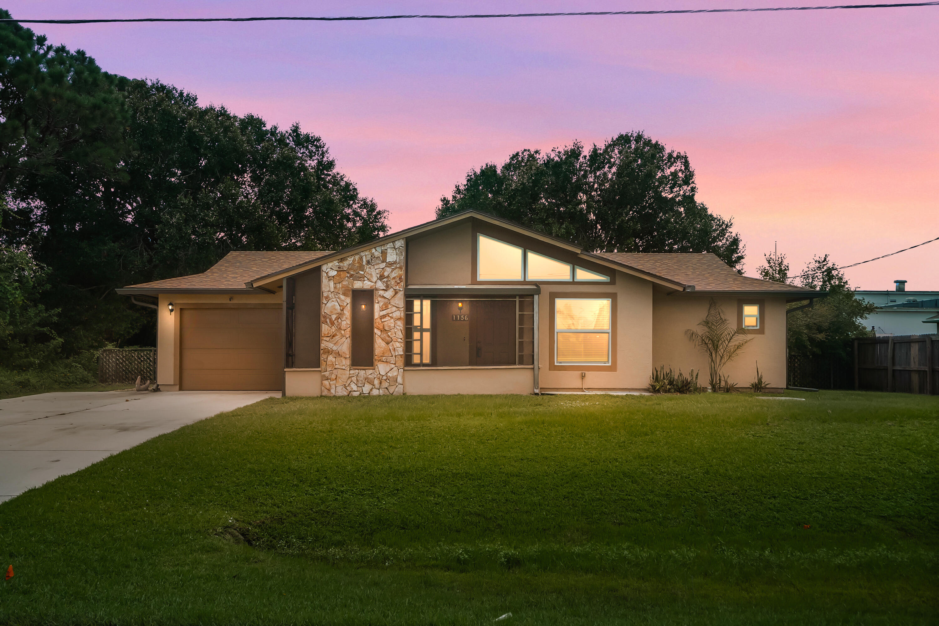 1156 Sw Coleman Avenue Property Photo 1