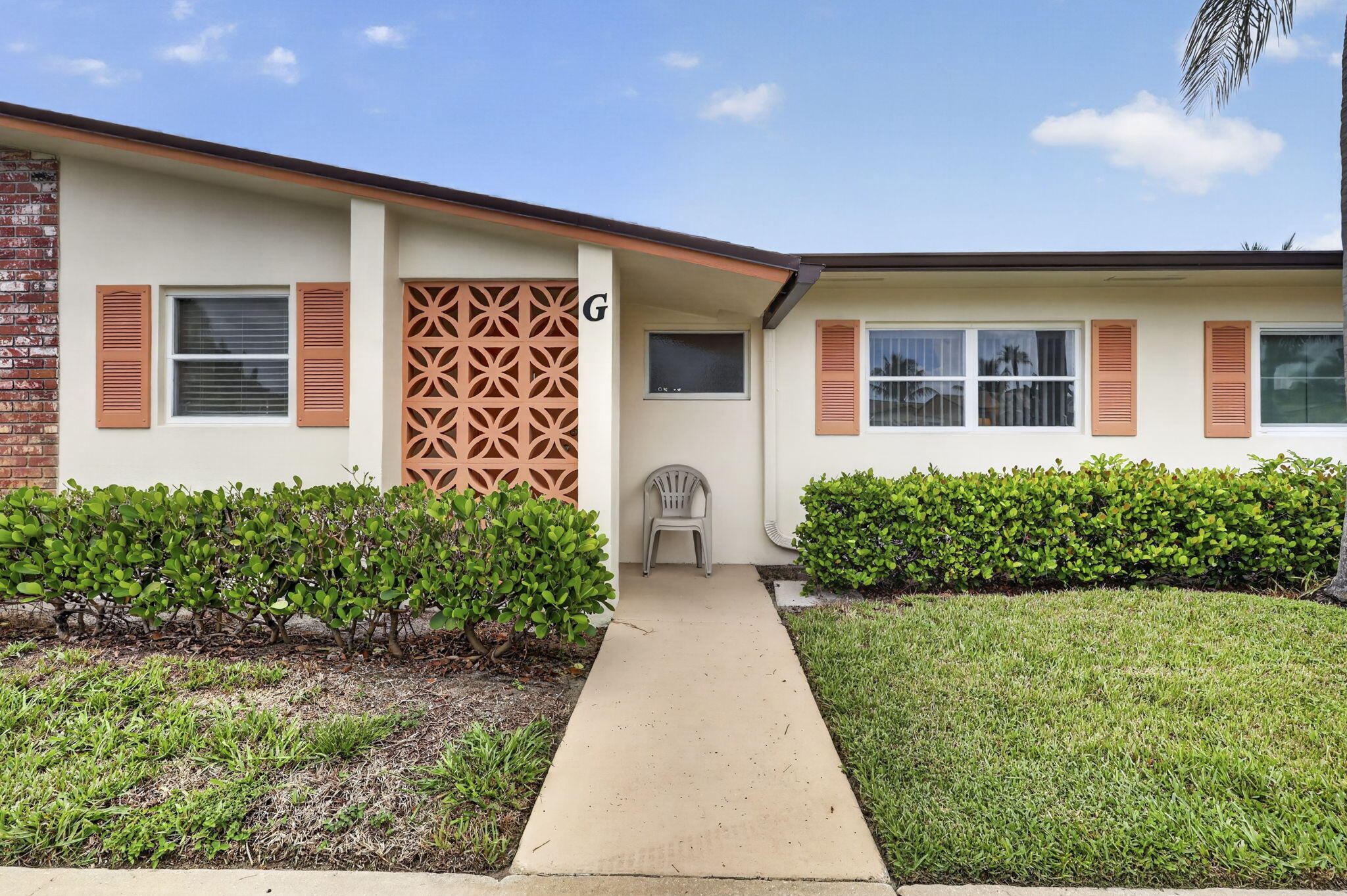 2990 Crosley Drive E G Property Photo 1