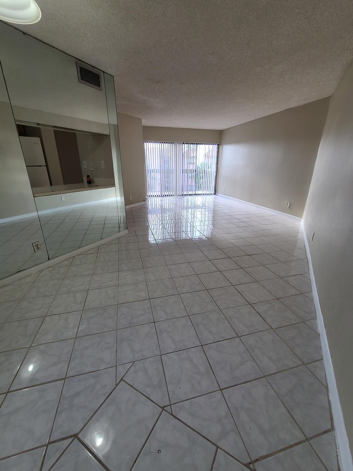 1880 N CONGRESS Avenue 409 Property Photo 1