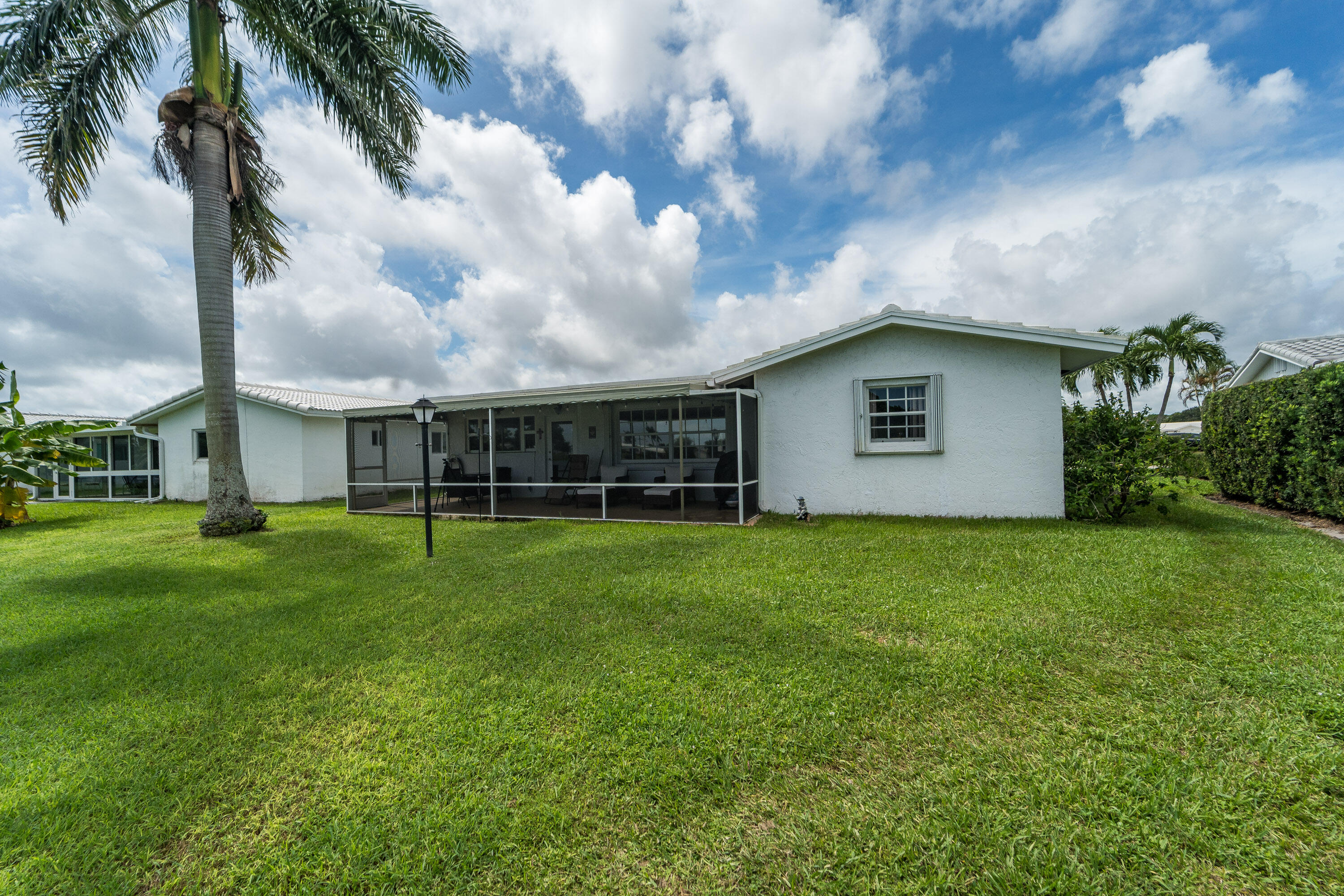 2201 Sw Roma Way Property Photo 5