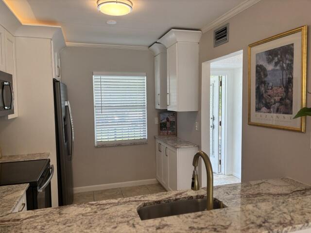 6 Abbey Lane 207 Property Photo 4