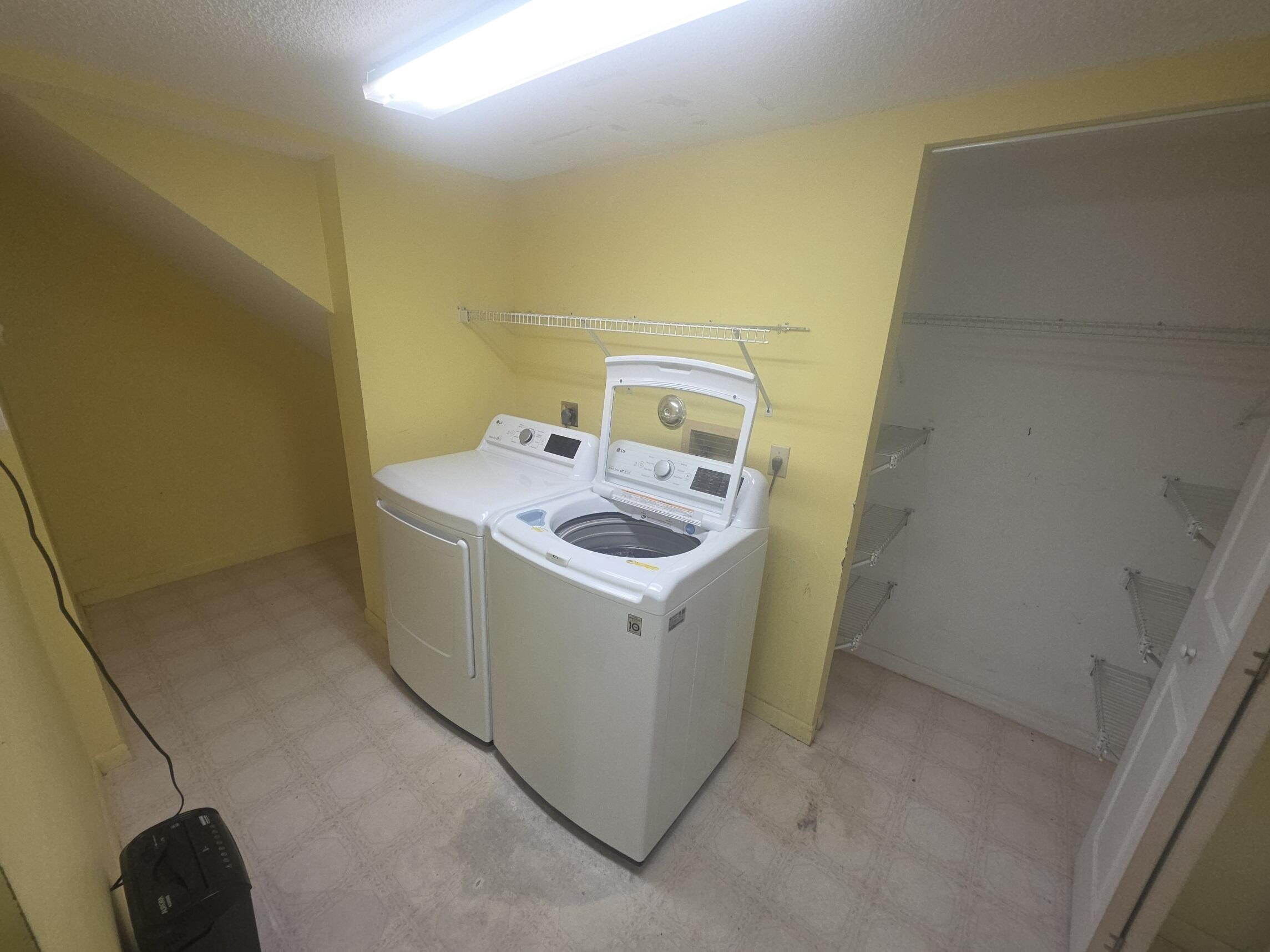7852 Lexington Club Boulevard B Property Photo 12