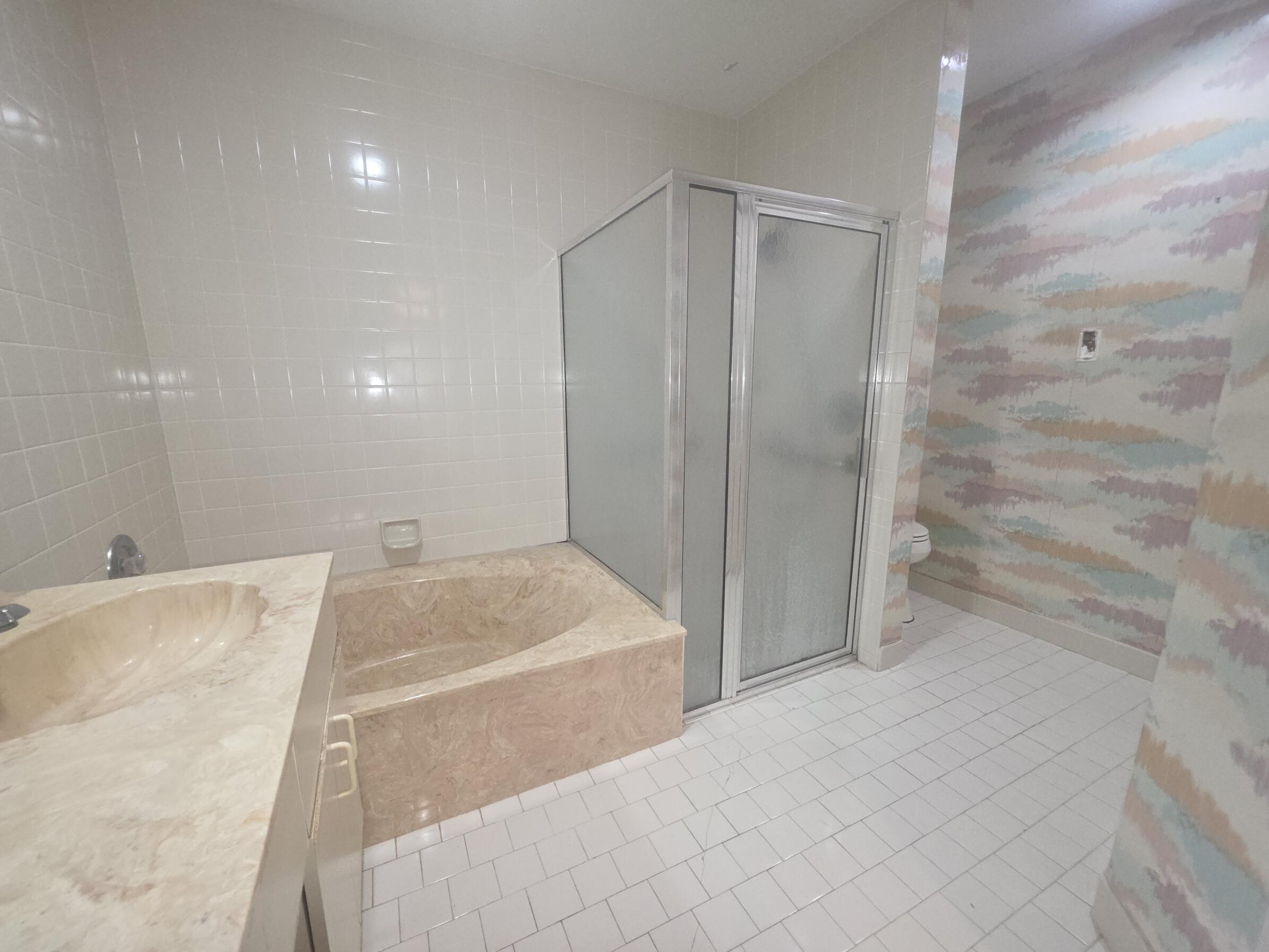 7852 Lexington Club Boulevard B Property Photo 14