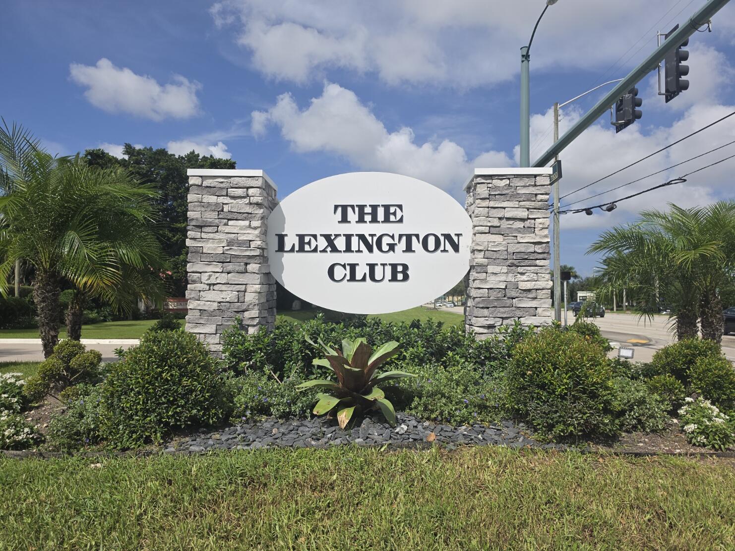 7852 Lexington Club Boulevard B Property Photo 28