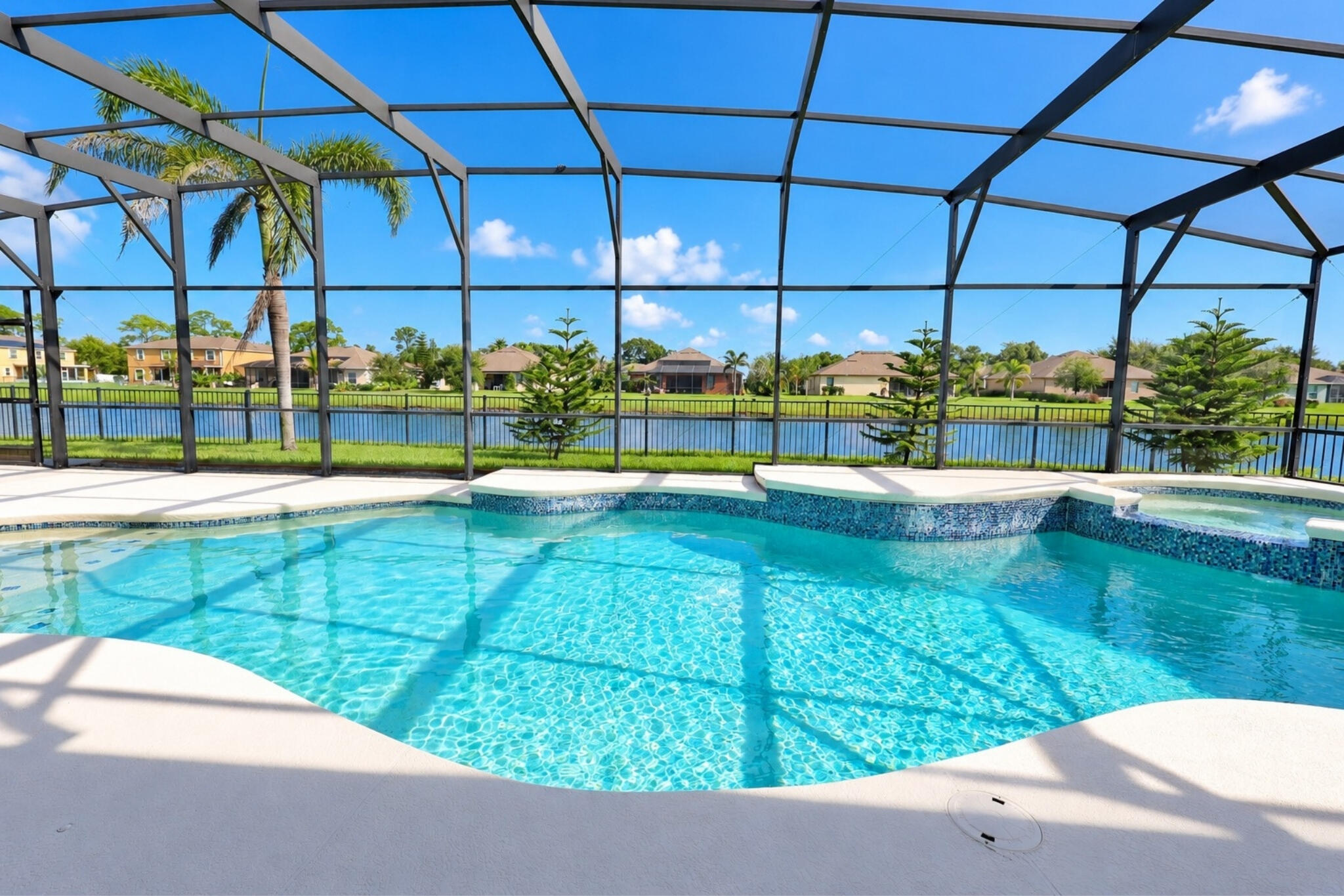 6460 Palm Place Property Photo 1
