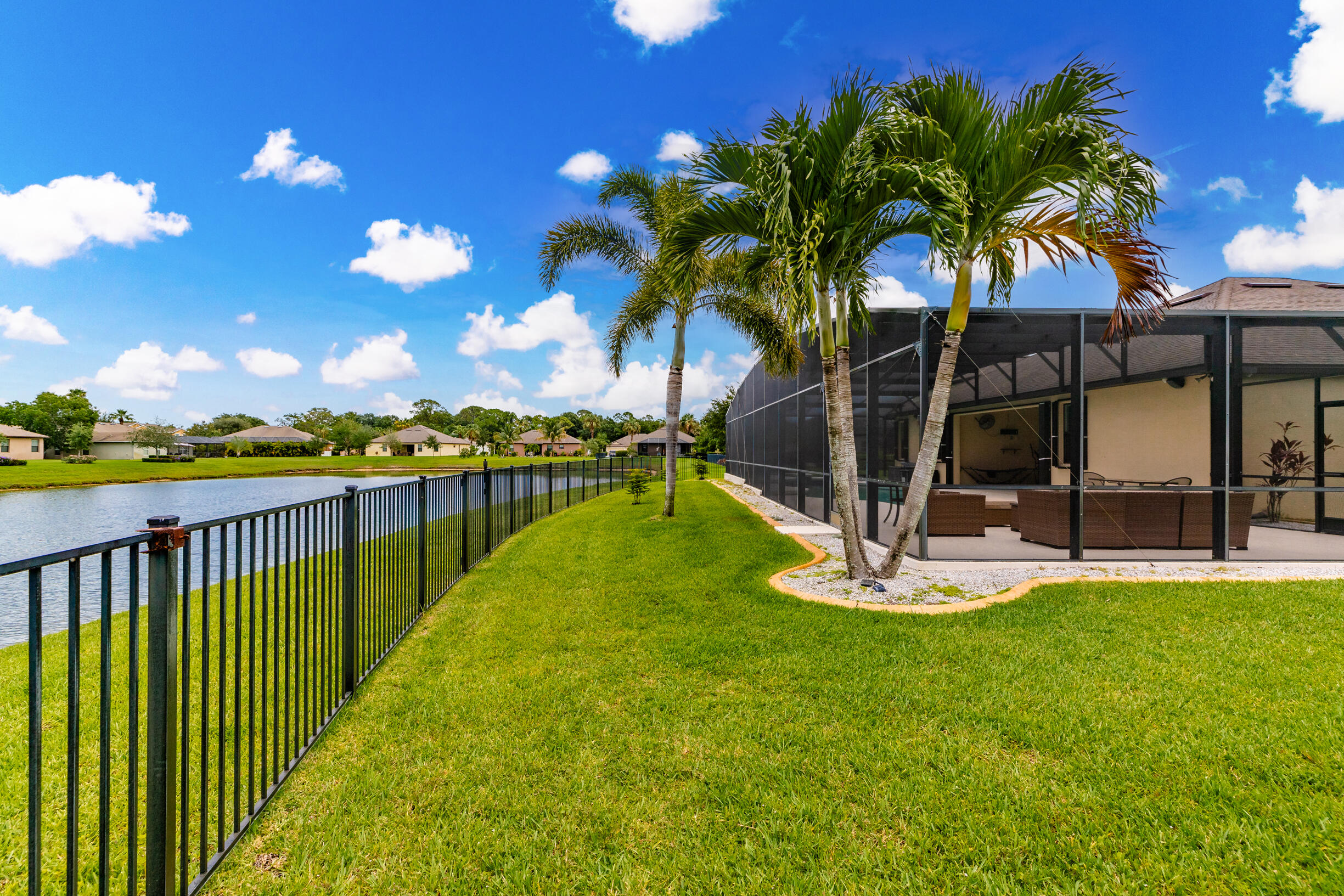 6460 Palm Place Property Photo 11