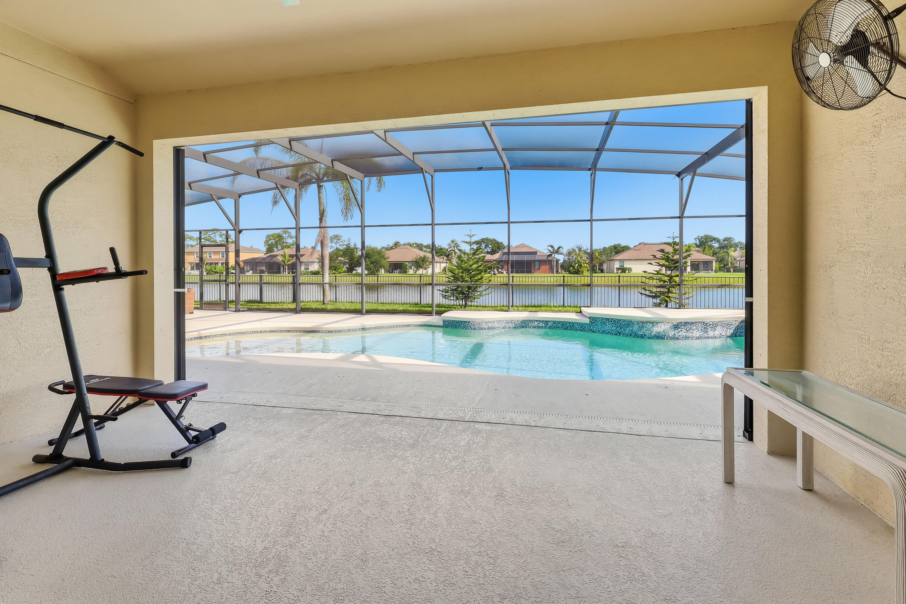 6460 Palm Place Property Photo 13