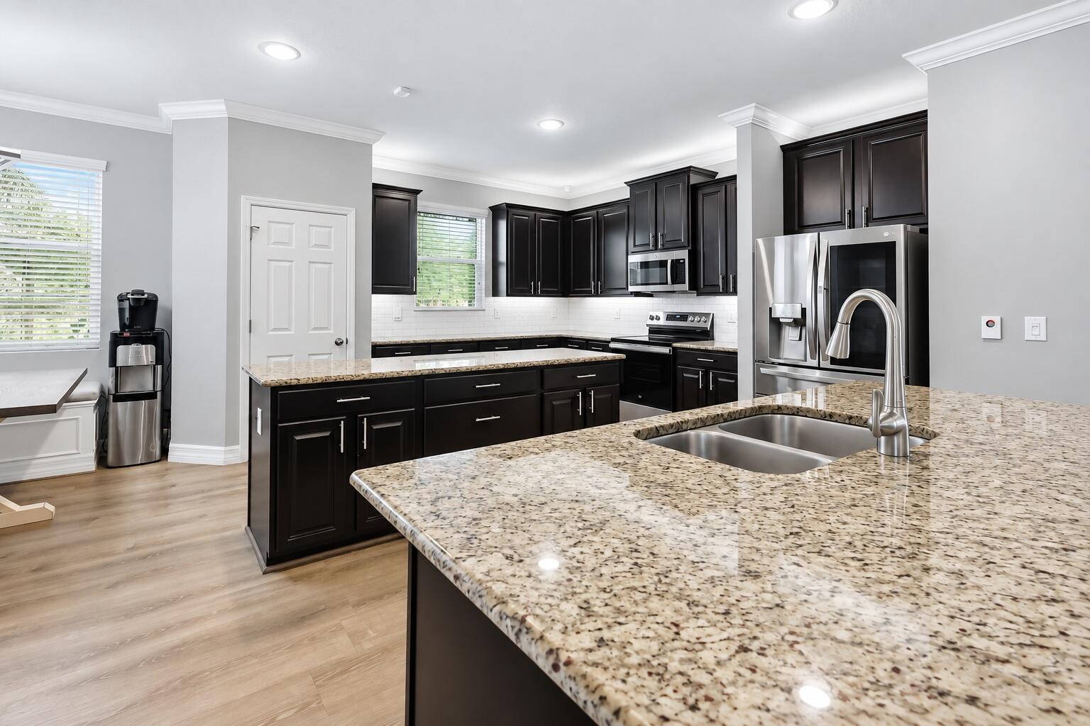 6460 Palm Place Property Photo 14