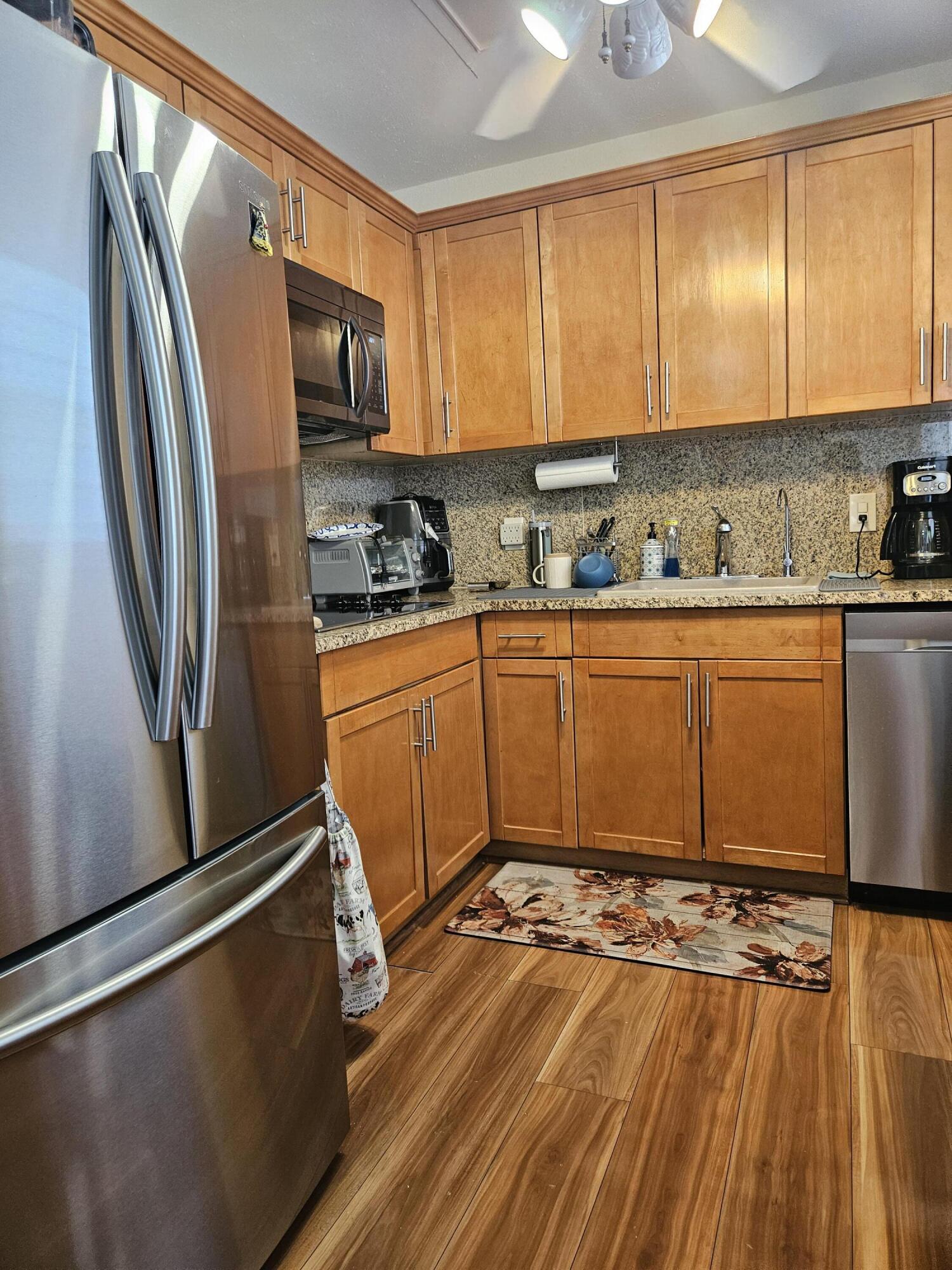 120 Westbury E 120 Property Photo 3