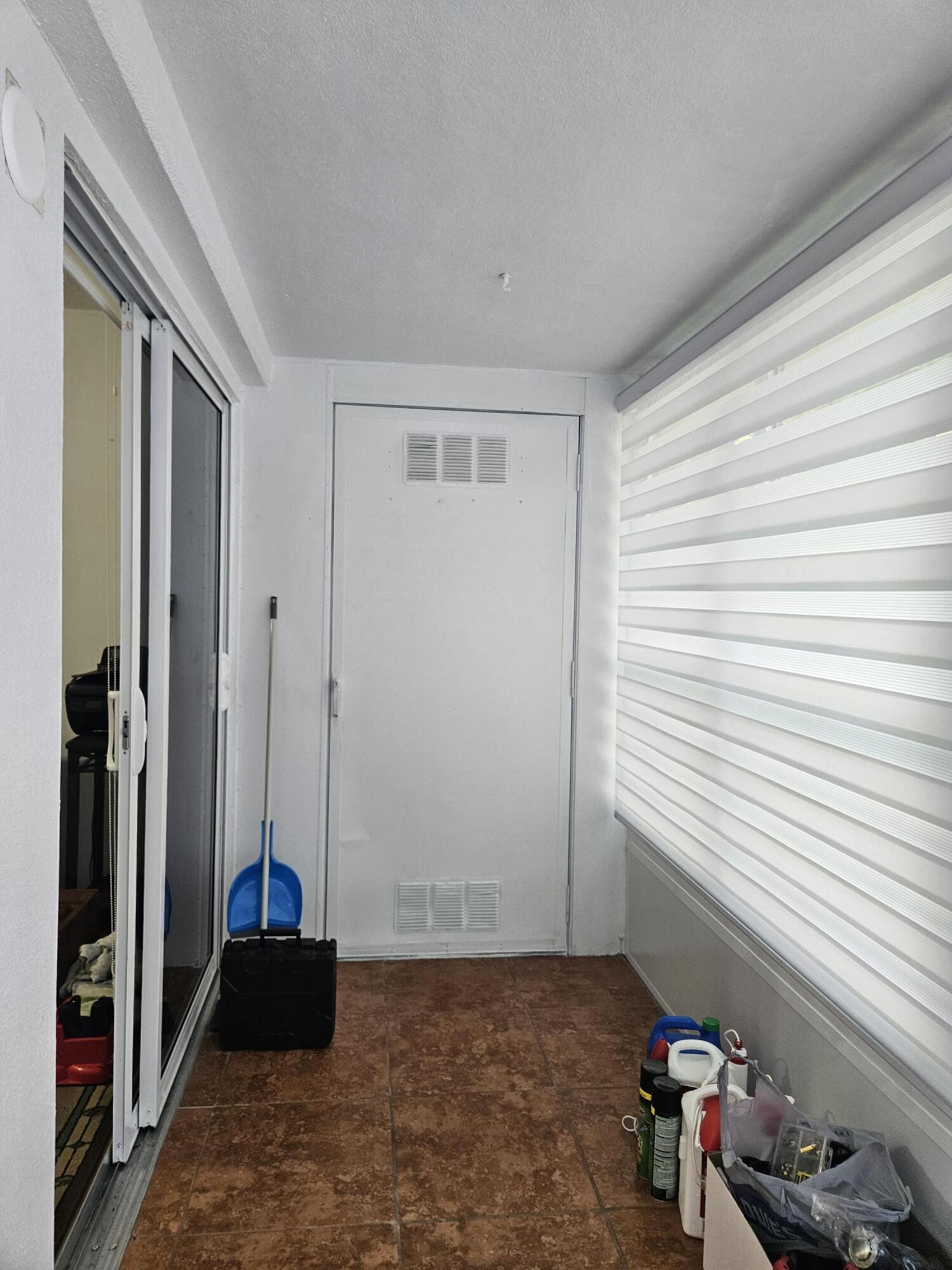 120 Westbury E 120 Property Photo 6