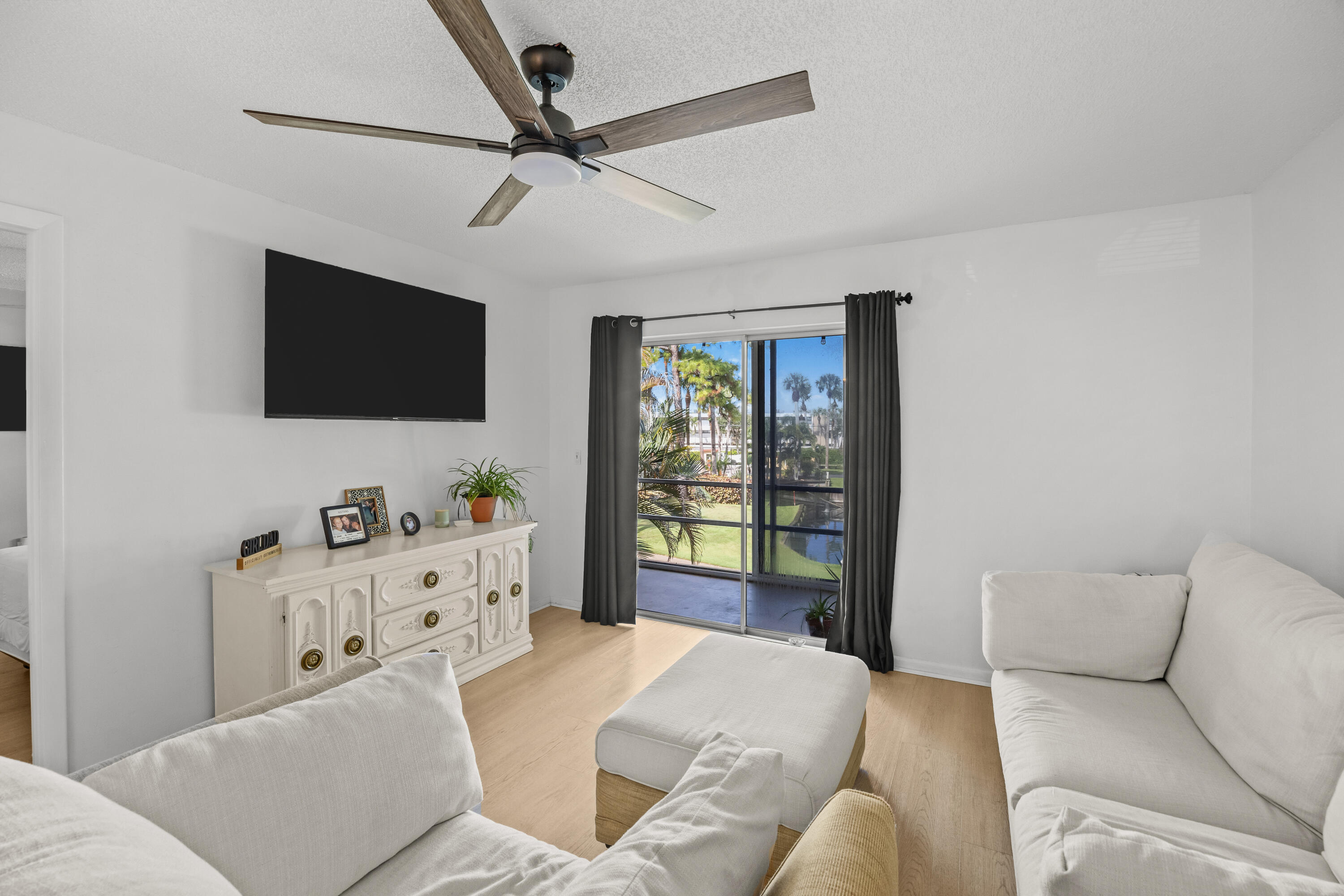 1917 Sw Palm City Road Apt G Property Photo 10
