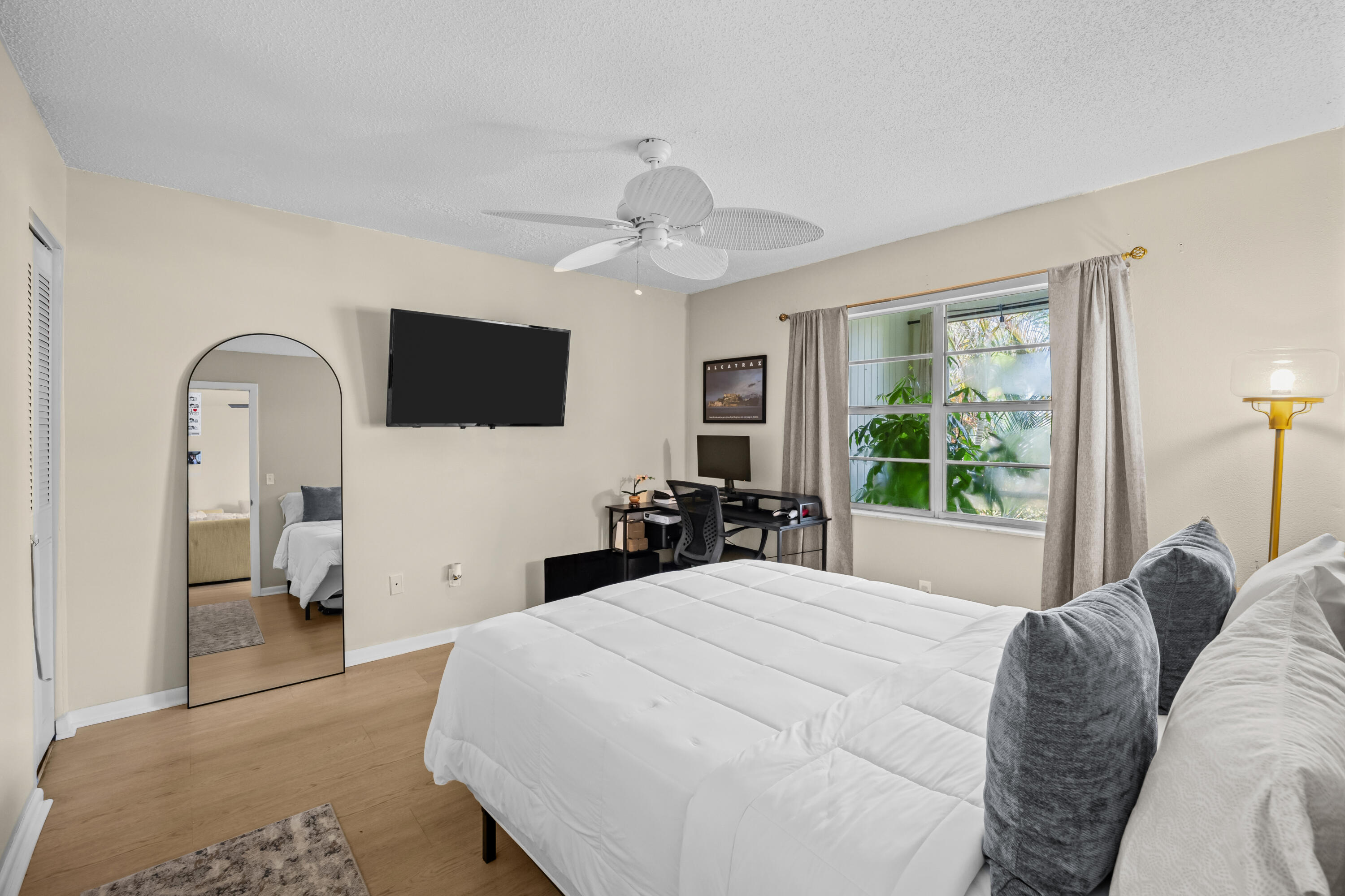 1917 Sw Palm City Road Apt G Property Photo 15