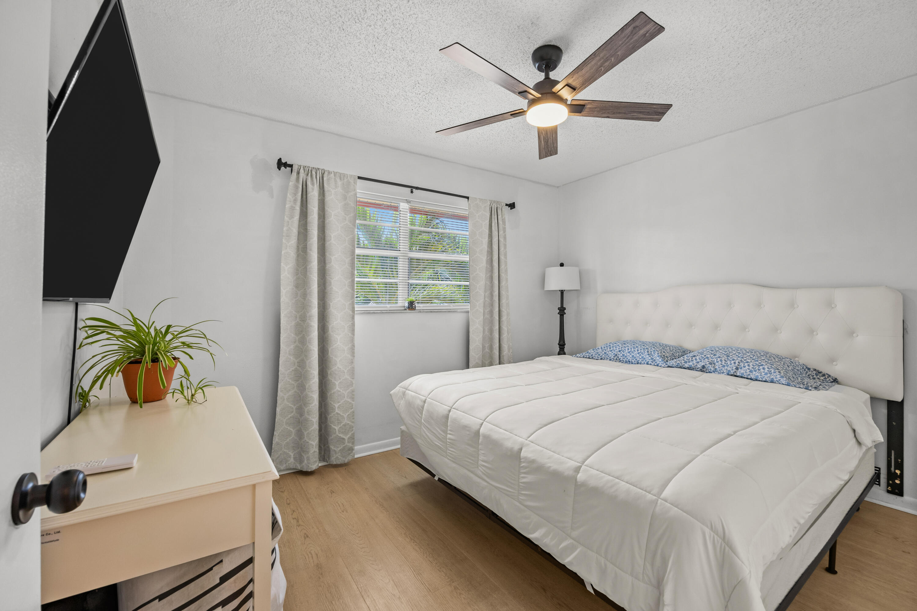1917 Sw Palm City Road Apt G Property Photo 18