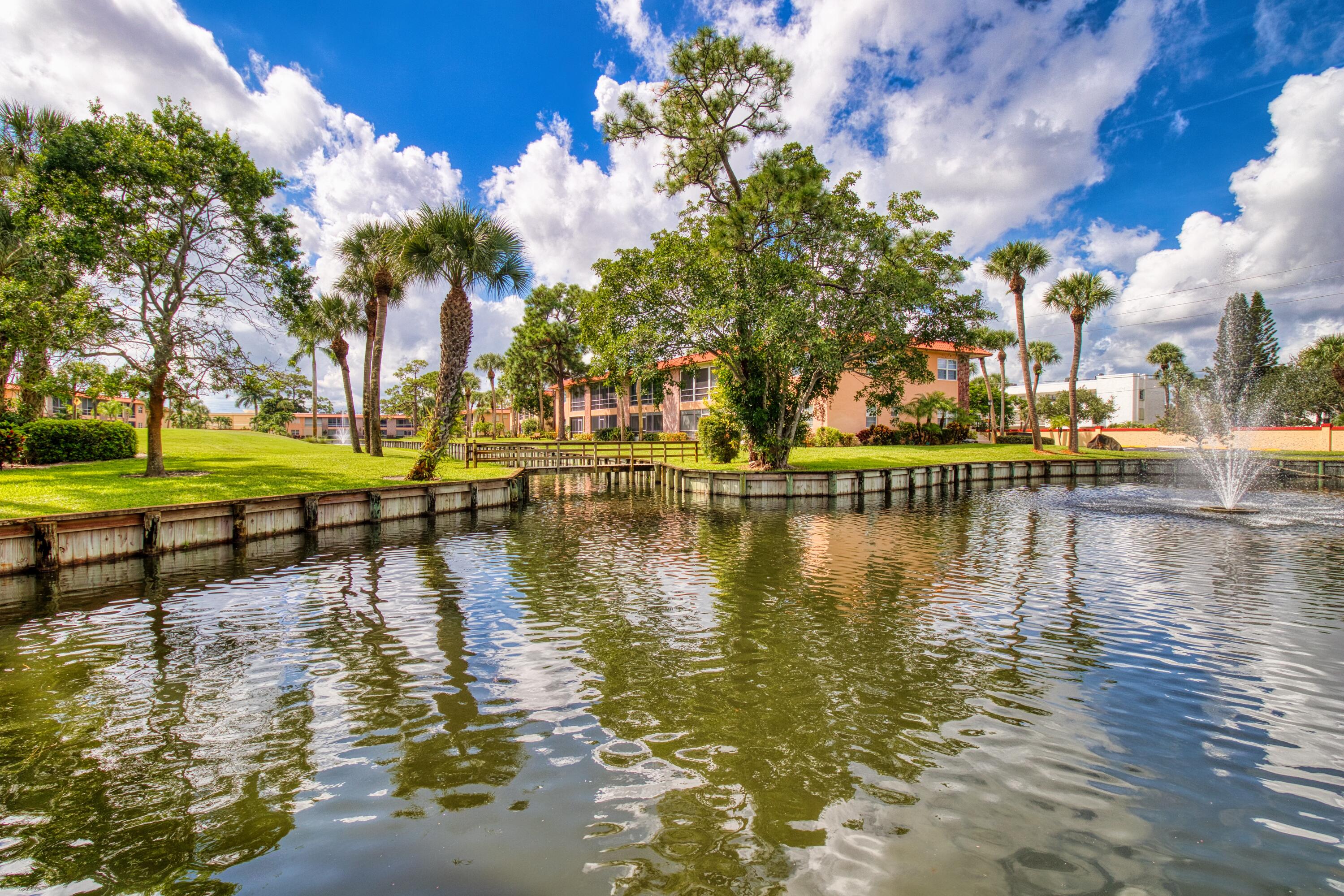 1917 Sw Palm City Road Apt G Property Photo 34