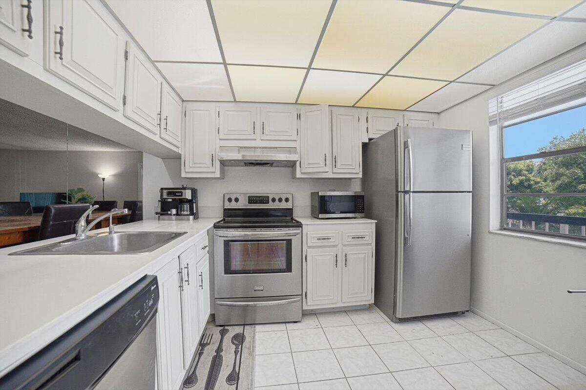 4602 Martinique Way A2 Property Photo 4
