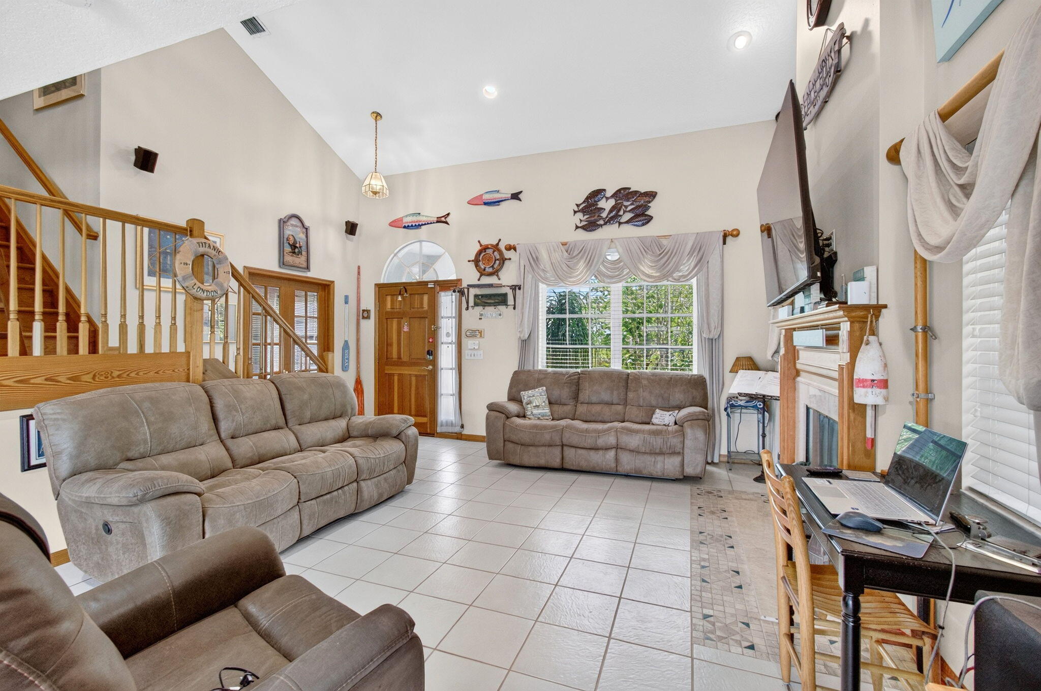 502 Venice Drive Property Photo 8