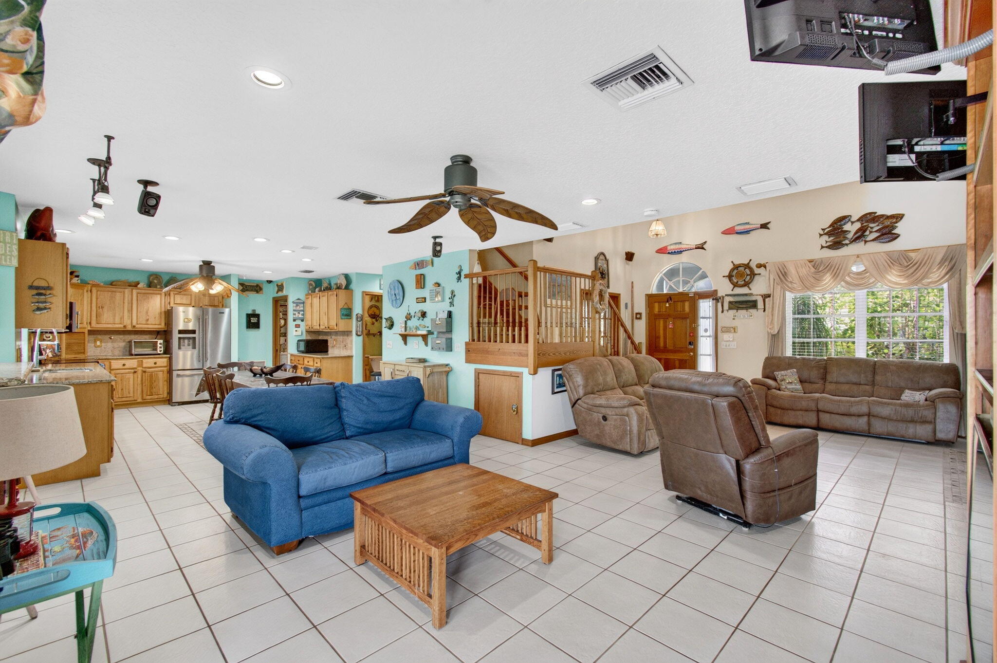 502 Venice Drive Property Photo 9