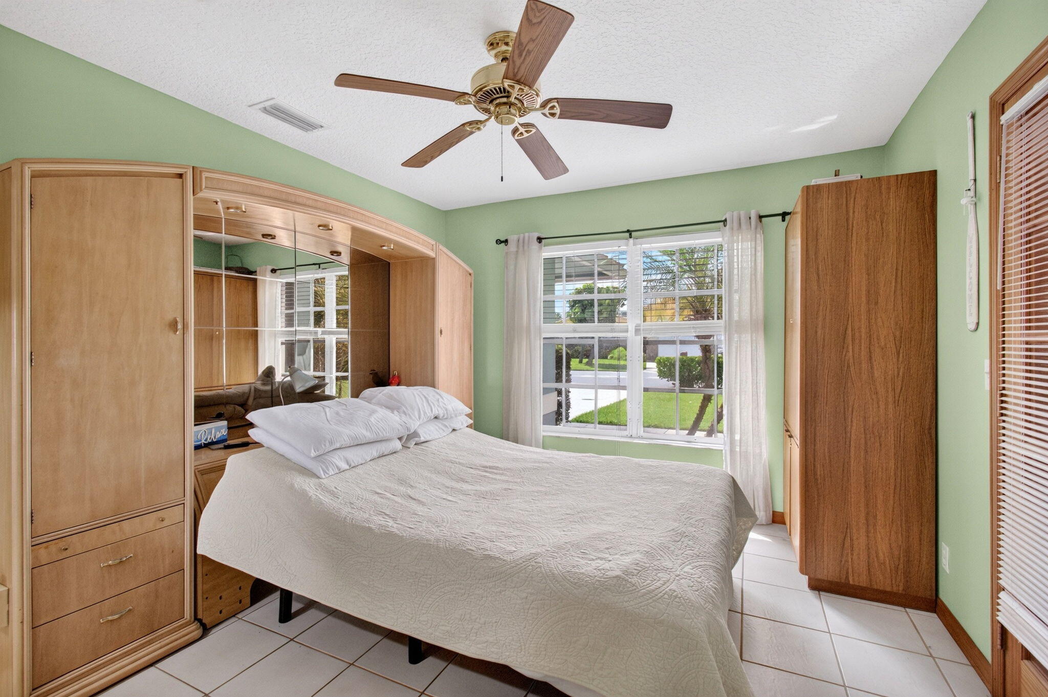 502 Venice Drive Property Photo 15